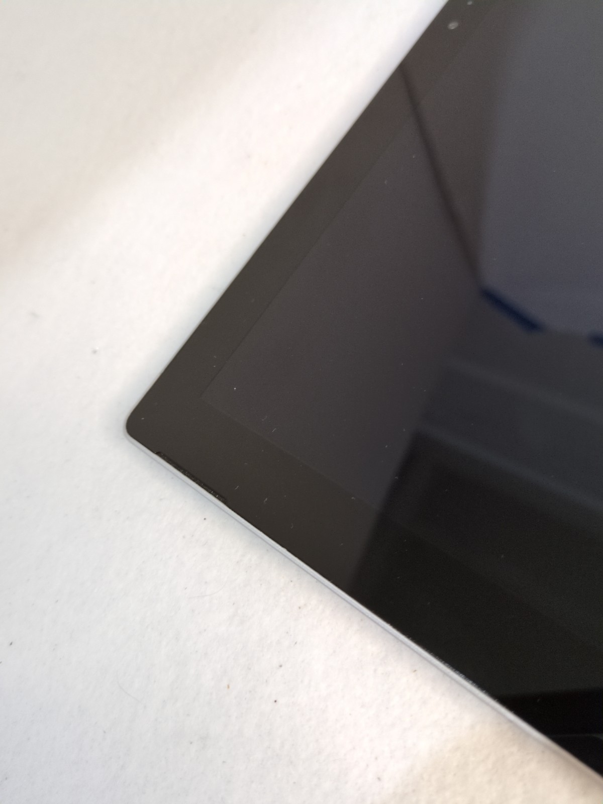 Microsoft Surface Pro 3 Model 1631 | 12″ | 256GB SSD | 8GB RAM | Windows 11