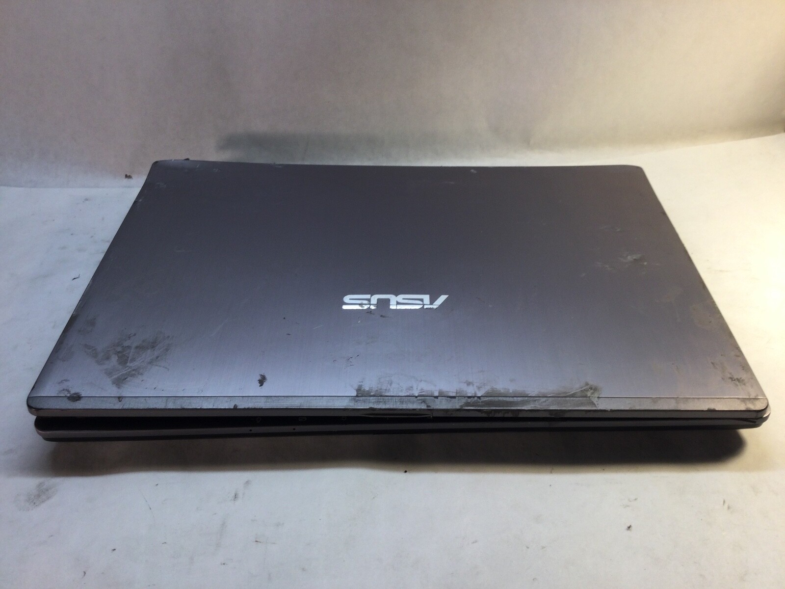 ASUS U47A 14″ Laptop Intel Core i7-2640M Pentium- DOES NOT POWER *Parts* MZ