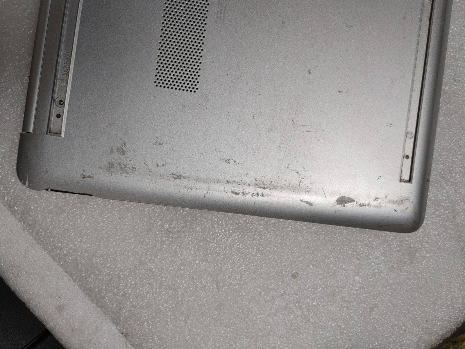 HP AMD Ryzen 3 3250U with Redeon Graphics @ 2.60GHz, 4GB RAM , NO HD FOR PARTS
