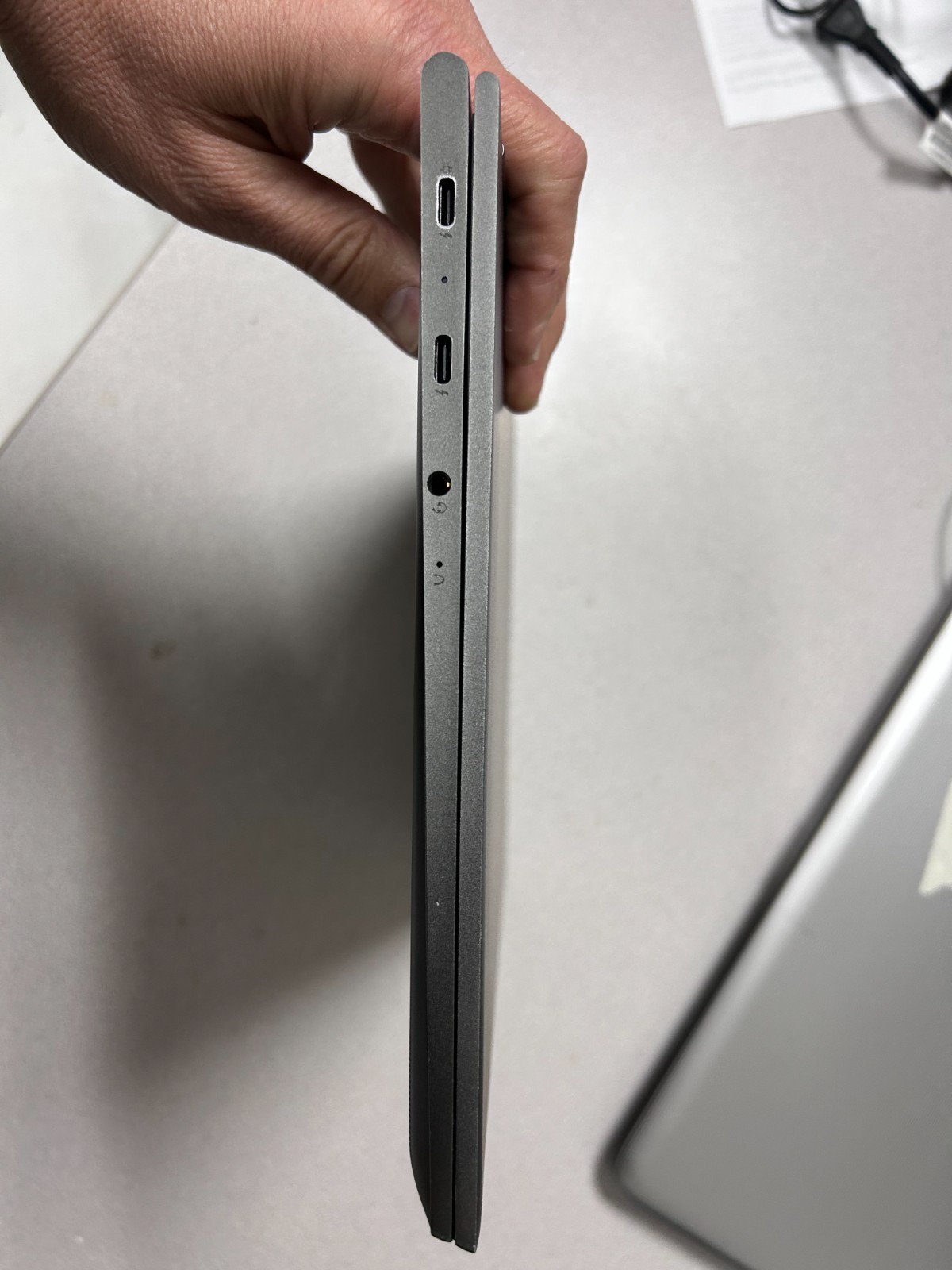 Lenovo Yoga 730-13IKB 13.3″ 256 SSD, i5 8th Gen, 1.60 GHz, 8 GB Read Desc