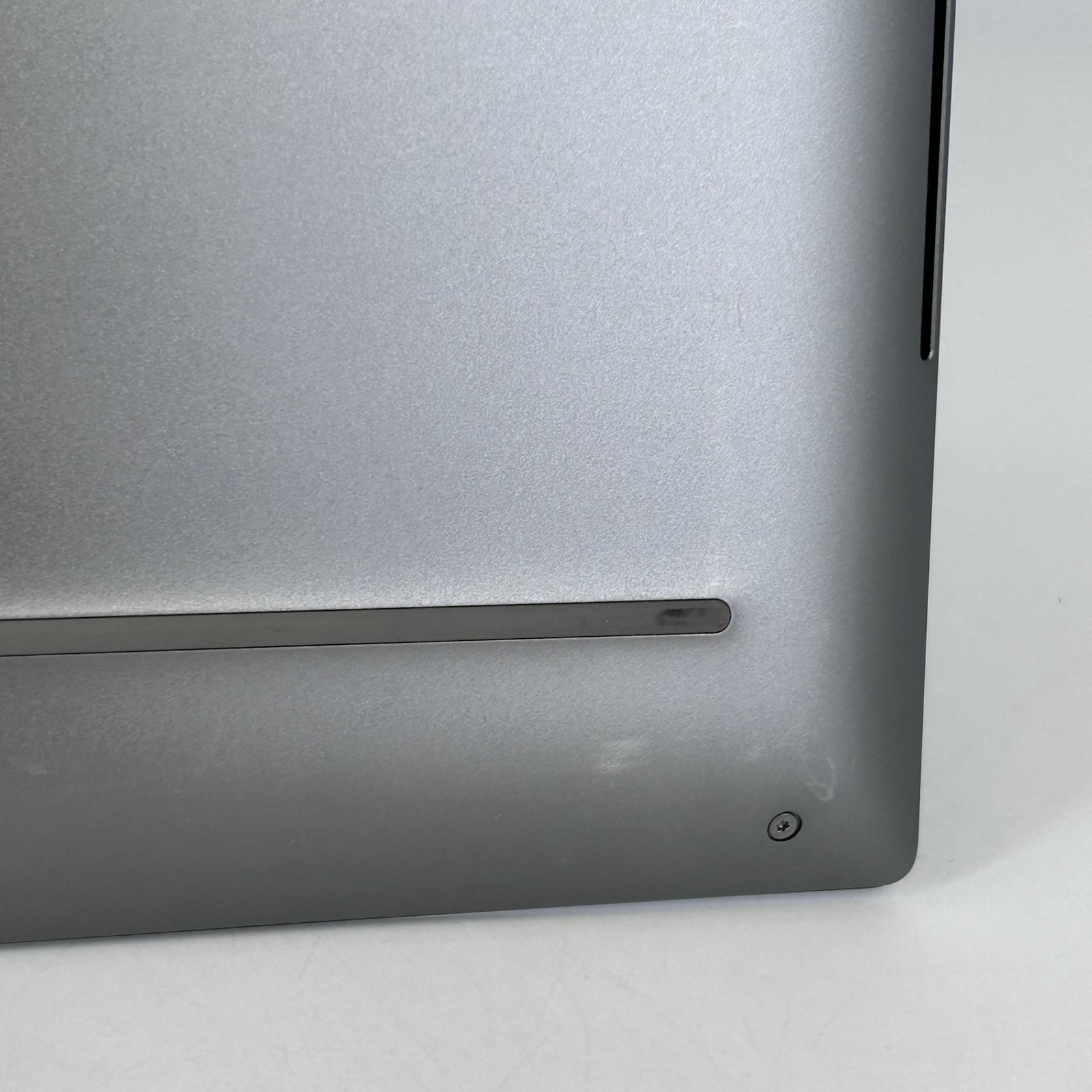 Dell Precision 5570 15 Gray FHD+ 2.4 GHz i7-12800H 16GB 512GB SSD RTX A1000 Good