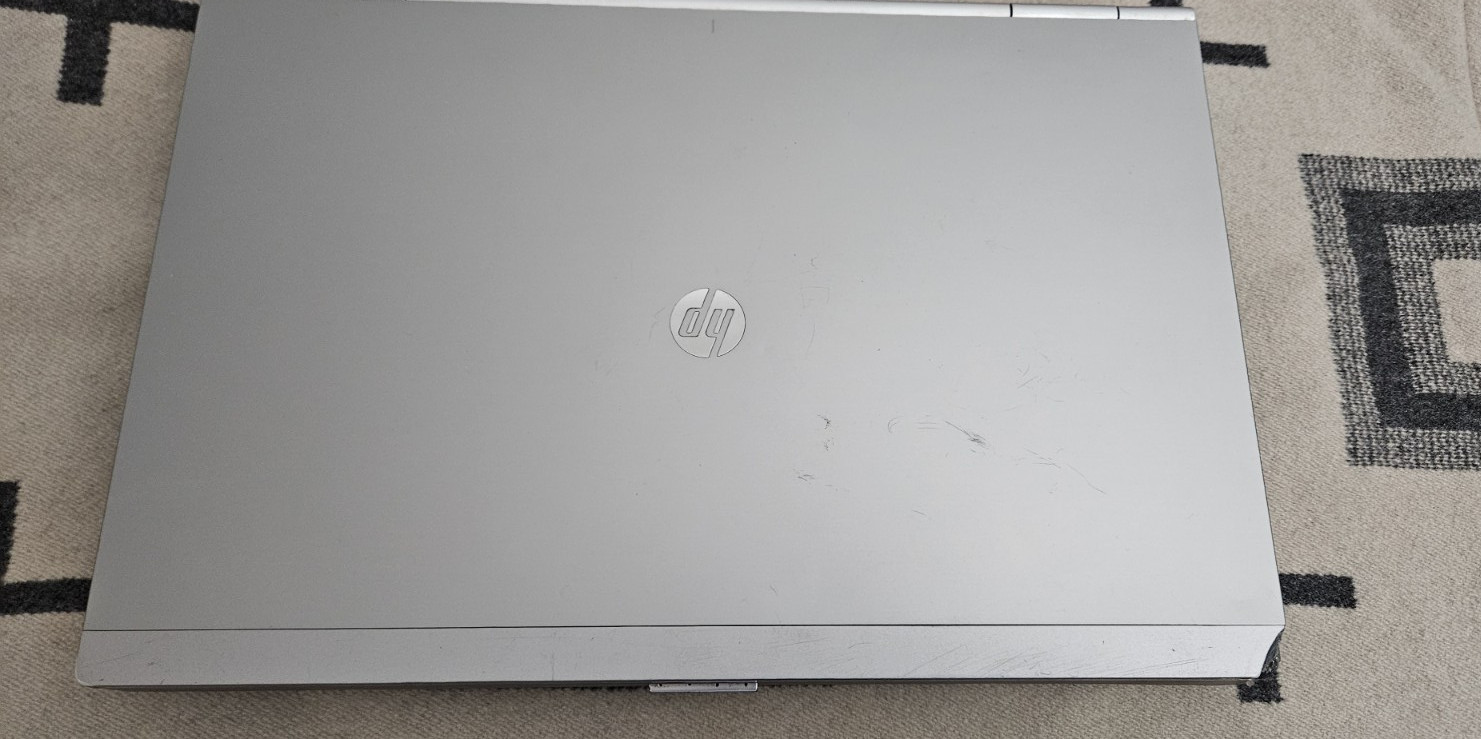 HP Elitebook 8460p Intel i5, 2.5GHz, 14.1 inch Laptop NO Charger SOLD AS IS