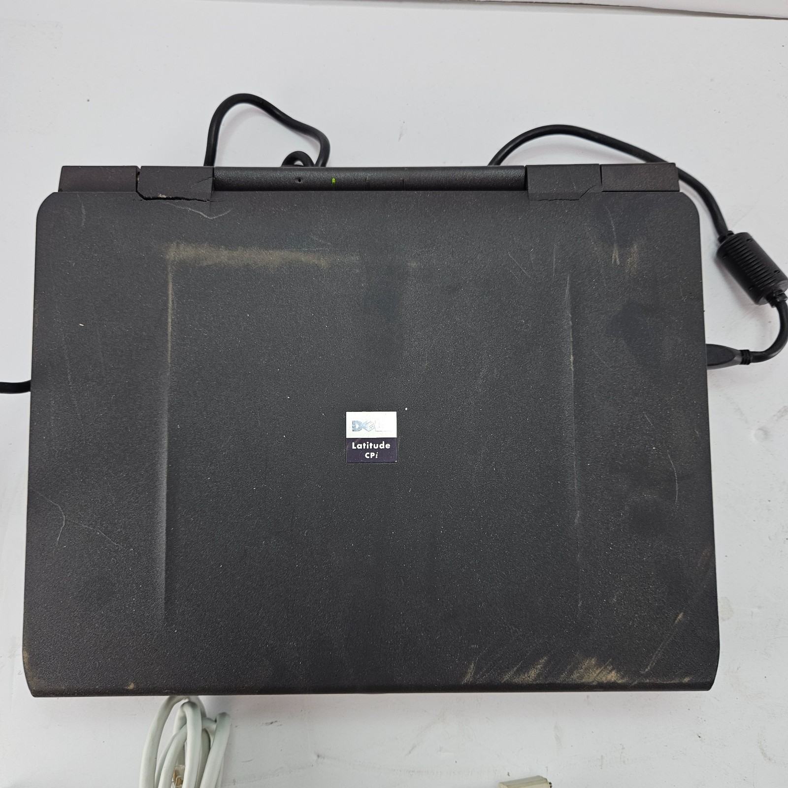 Vintage Dell Latitude CPi D266XT Pentium II 266 Laptop + Case + AC Adapter