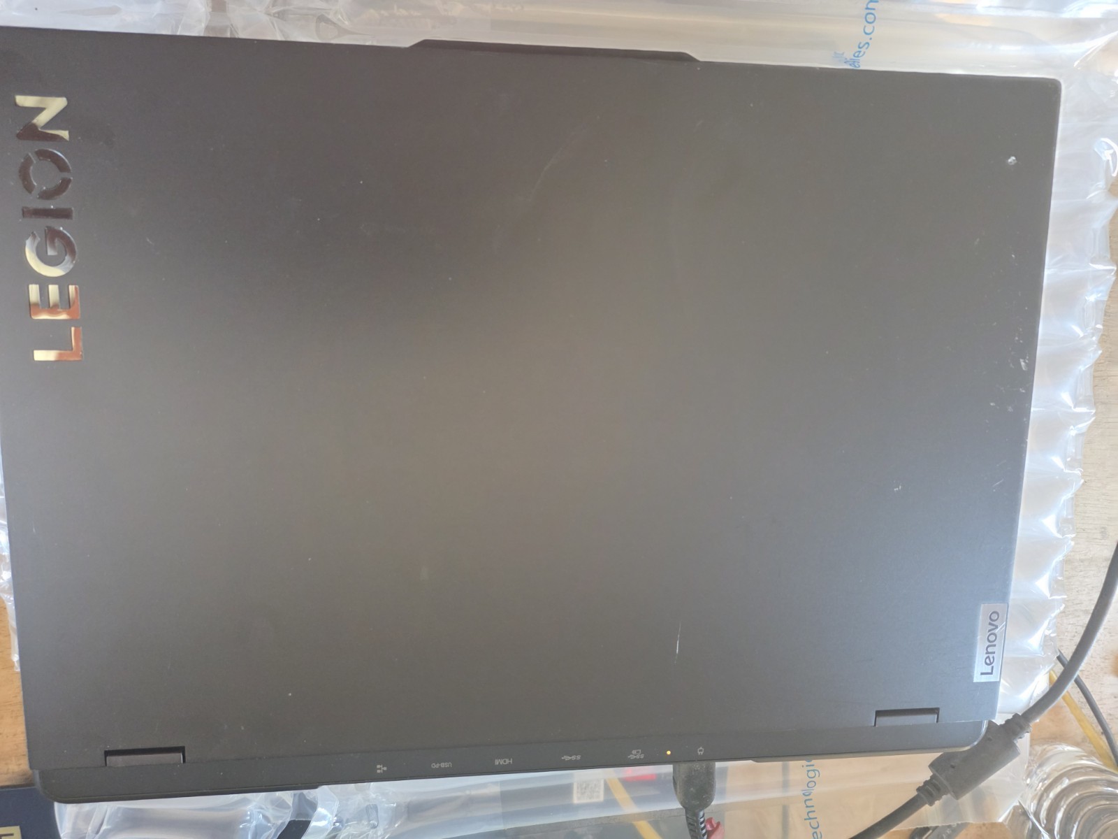 Lenovo Legion Pro 5 16IRX8 16 (1TB SSD, Intel Core i9 13th Gen. 4060 Works Iss