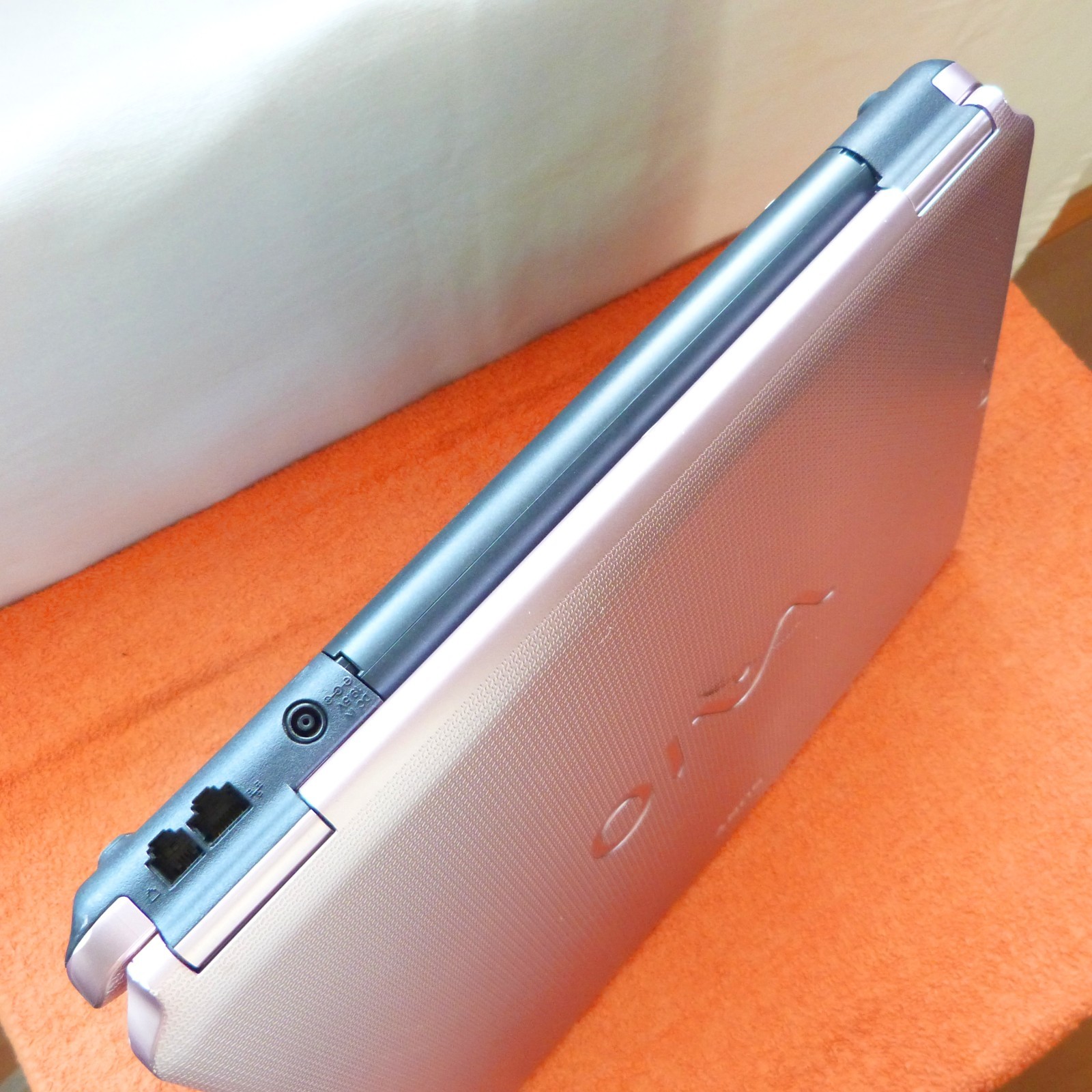 Sony Vaio NS38 ROSE PINK SPECIAL 14″ XBLACK l Windows 10 l 4GB RAM DVDRW