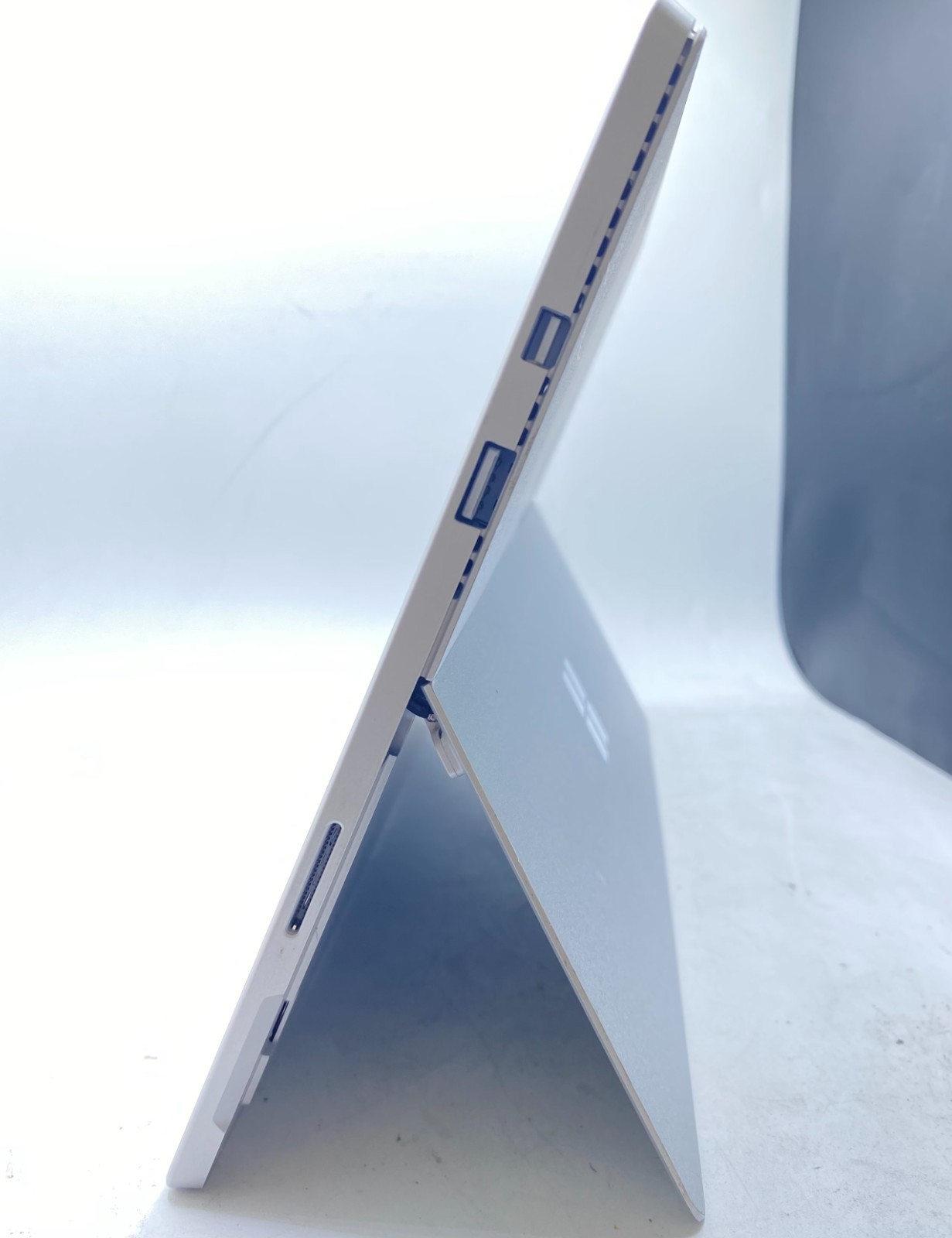 FOR PARTS – Microsoft Surface Pro 4 Intel Core i5-6300U 2.4GHz 4GB RAM 128GB SSD