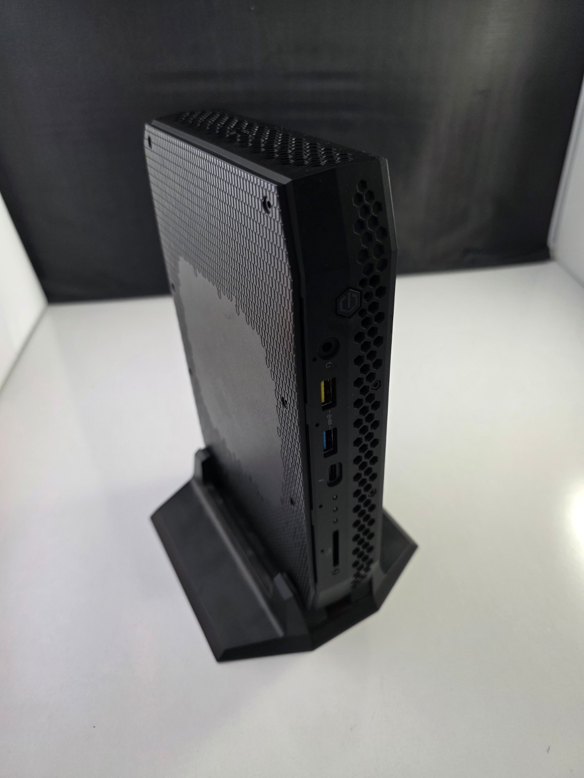 Intel NUC 11 Enthusiast Mini PC Kit (NUC11PHKi7C)w/ RTX 2060-6GB Graphics Memory