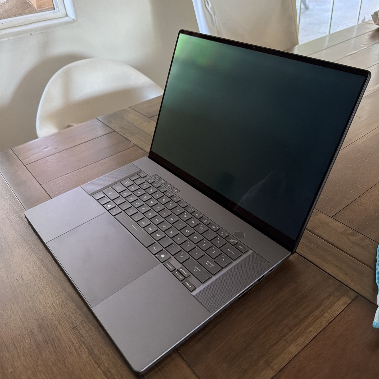 2025 ROG Zephyrus G16 16″ 2.5K OLED 240Hz/2 TB/RTX 5070/Intel 9 285H