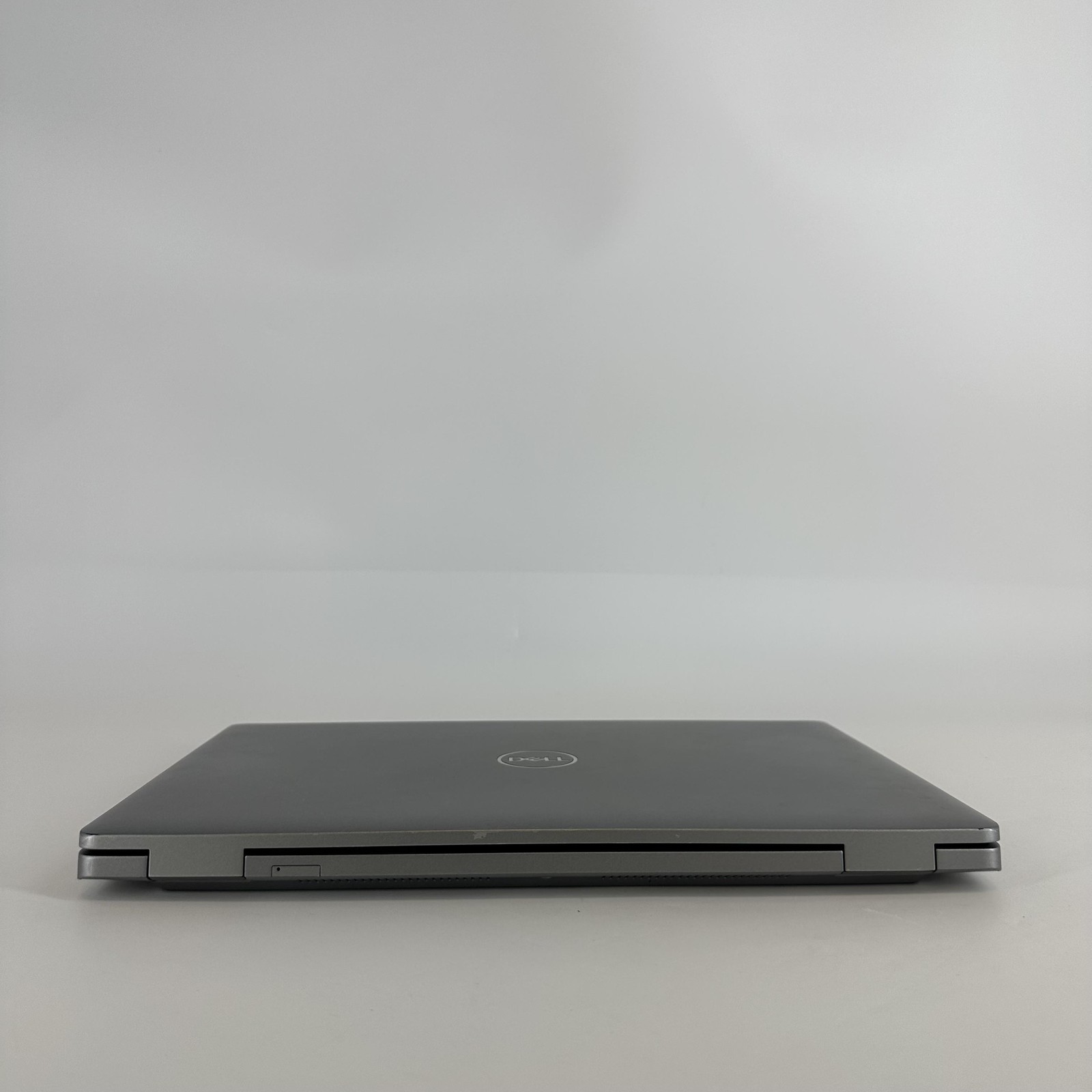 Dell Latitude 5520 15 FHD i7-1185G7 3.00GHz 16GB 256GB SSD Good – CHIPPED SCREEN
