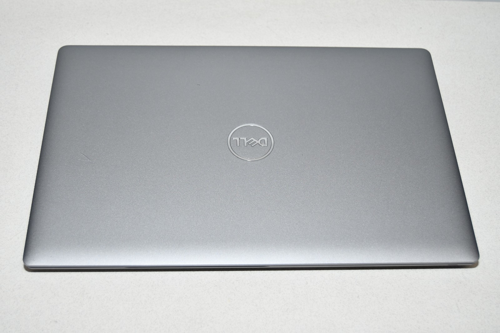 ^ Dell Precision 3570 Laptop Intel i7-1265U No Ram No HD No Battery Cracked LCD