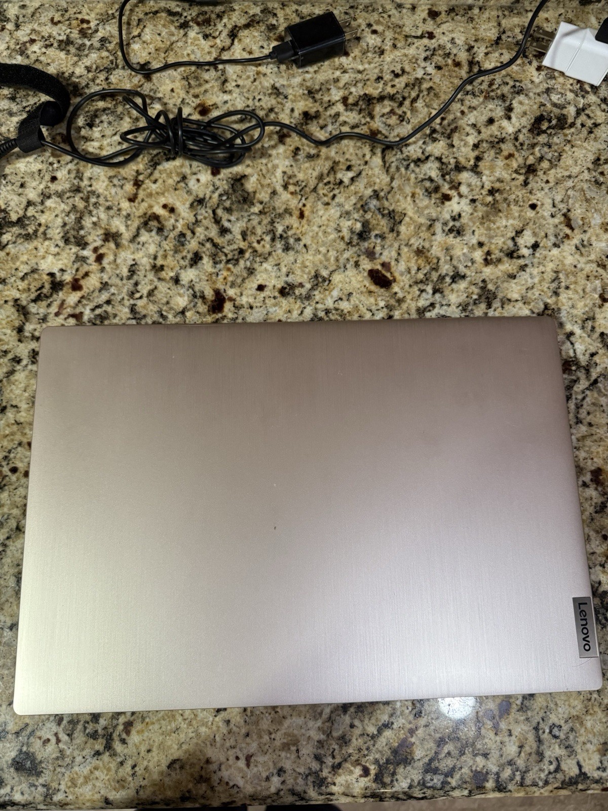 Lenovo IdeaPad 3 15.6″ 15IIL005 Laptop 1TB, Intel Core i3 10th Gen, 1.20GHz, 8GB