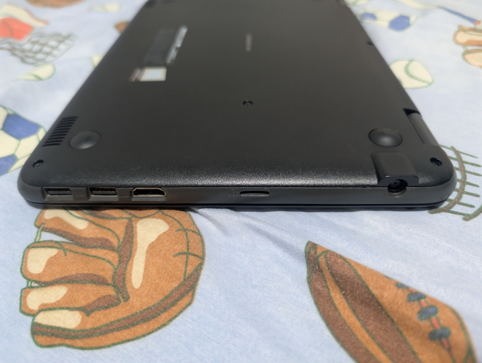 Dell Latitude 11 3180 Celeron N3350 4GB 64GB eMMC 11.6 inch business edu laptop