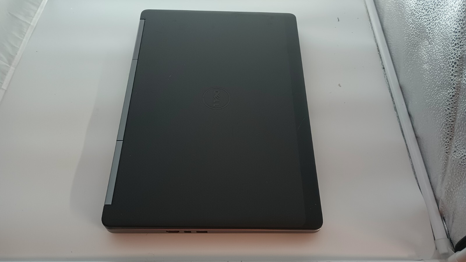 3011 Precision7510 Gamer. No charger. i5-6300HQ.16GB.256GB M.2.15.6″FHD.Hybrid