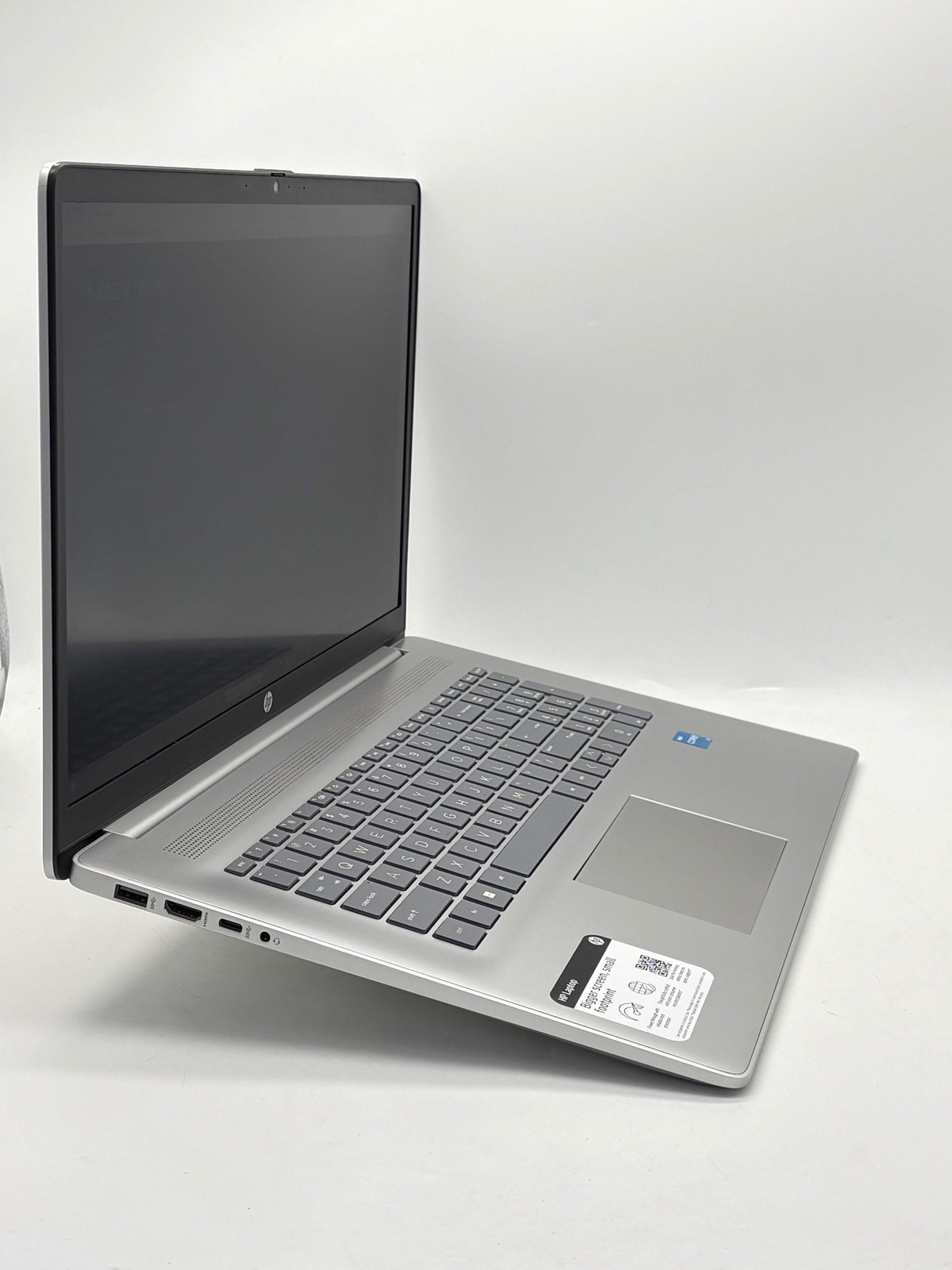 HP 17-cn2283st 17.3″ Core i3 12th Gen 8GB 512GB SSD Silver Used