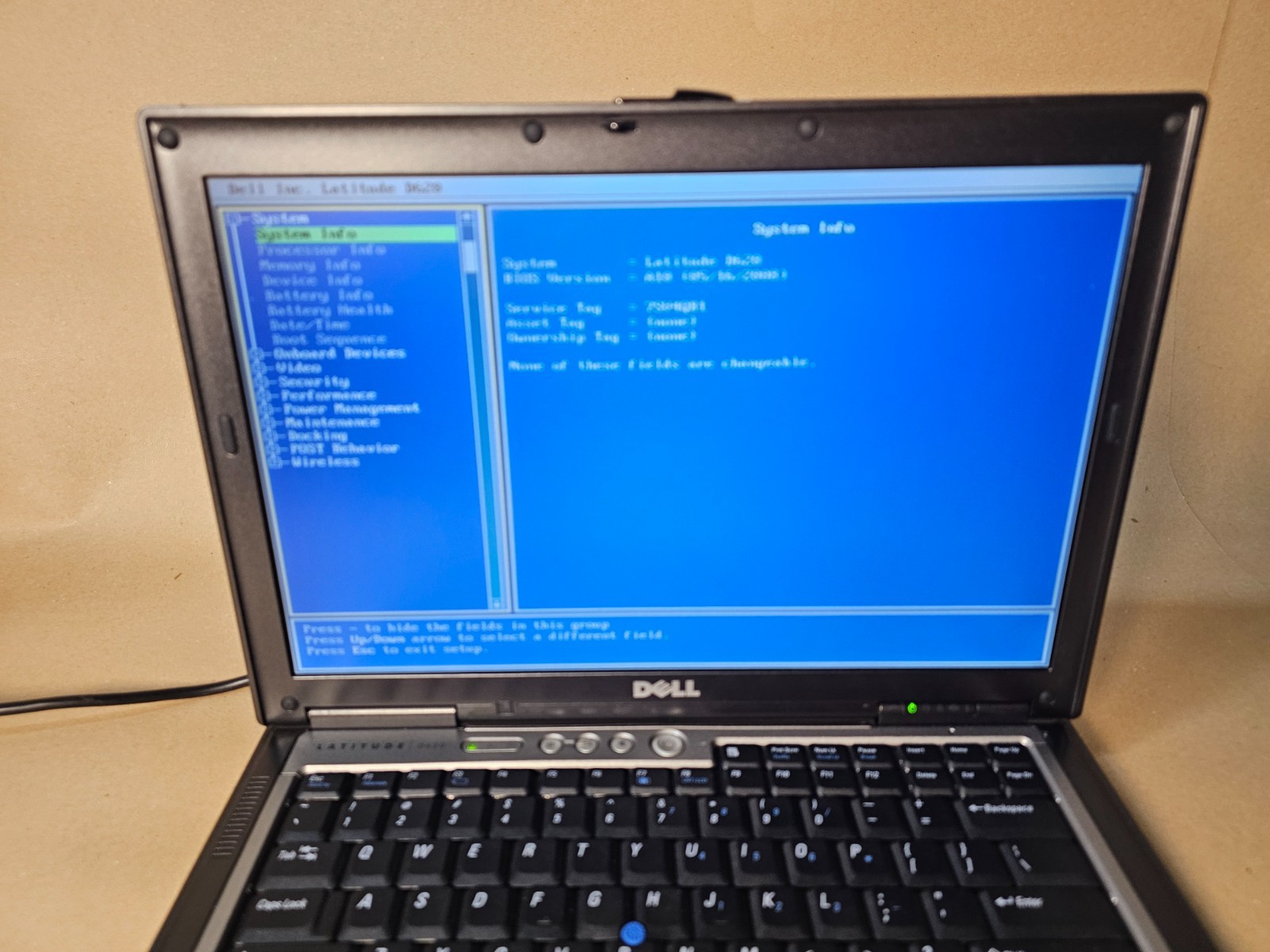 Vintage Dell Latitude D620 14.1″ Core Duo 2GHz 2GB DDR2 250GB SSD No OS