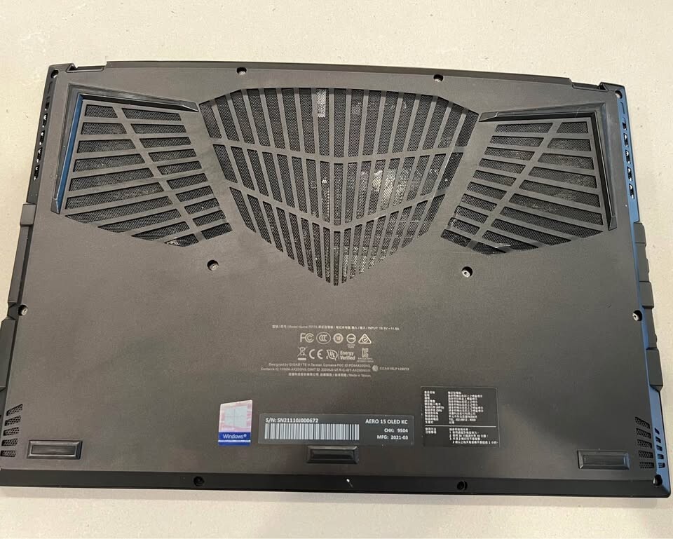 USED – Good Condition Gigabyte AERO 15 KC 15.6″UHD 4K i7-10870H 16GB 512GB