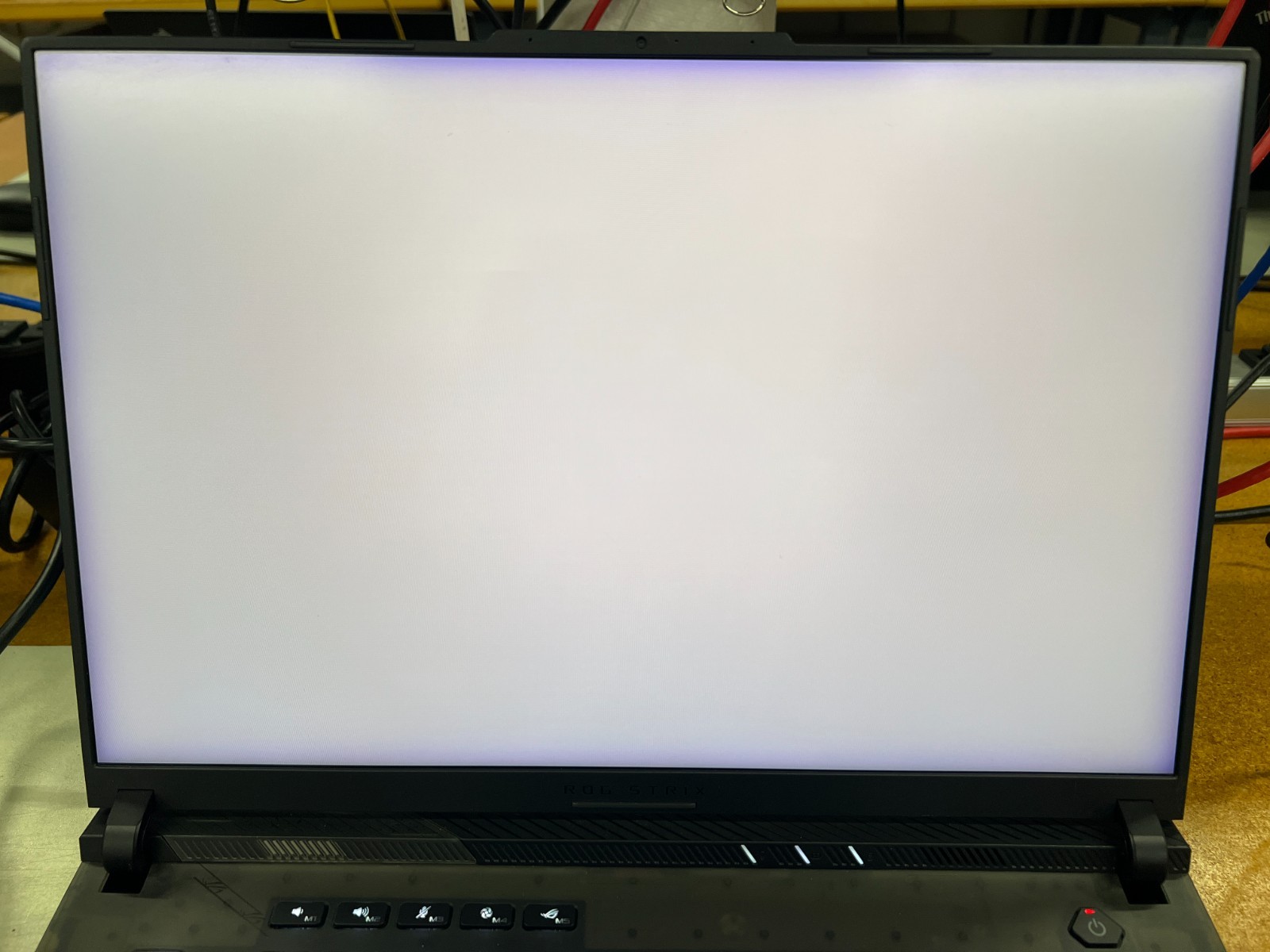 ASUS ROG Strix Scar 16″ QHD 144hz i9-13980HX 32GB RTX 4090 G634JY-XS97