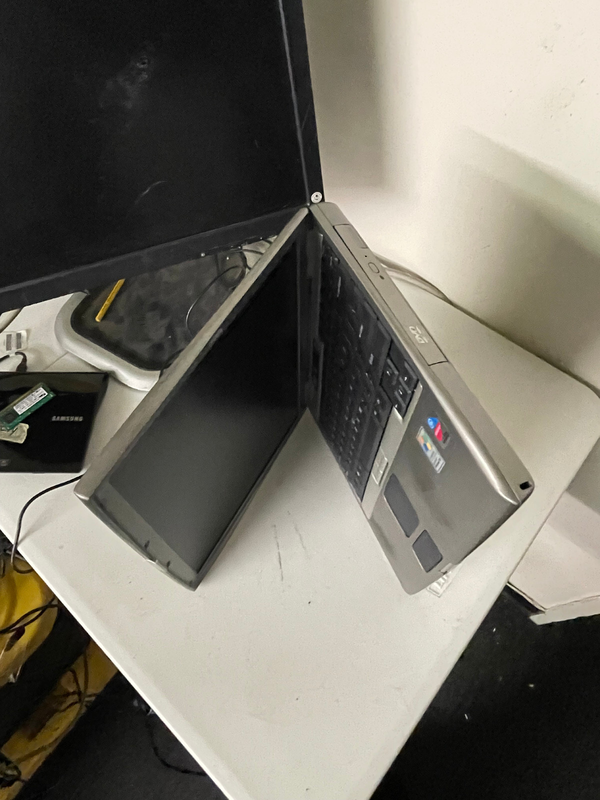 Dell Latitude D600 512MB RAM 80GB HDD Serial Parallel Port DVD Win XP #570B(3)