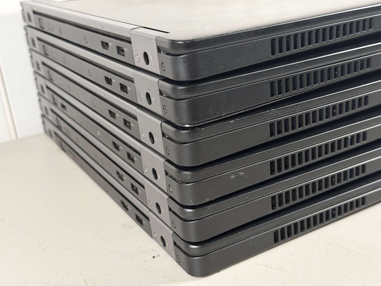 Lot of 6 Dell Latitude E5570 i7-6600U 8GB 256GB SSD Radeon R7 Win11P No Chargers