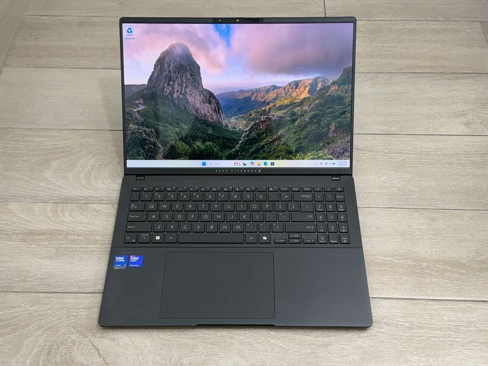 ASUS VivoBook S S5606C 16″ Core Ultra 9-285H 32GB RAM 512GB NVMe Excellent