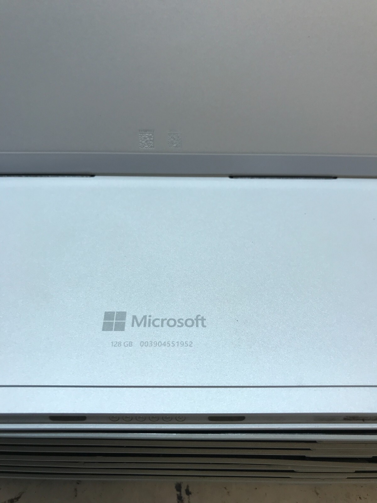 Lot of 9 Microsoft Surface 3 1645 12″ Intel Atom 4GB 128GB UNTESTED For Parts DW