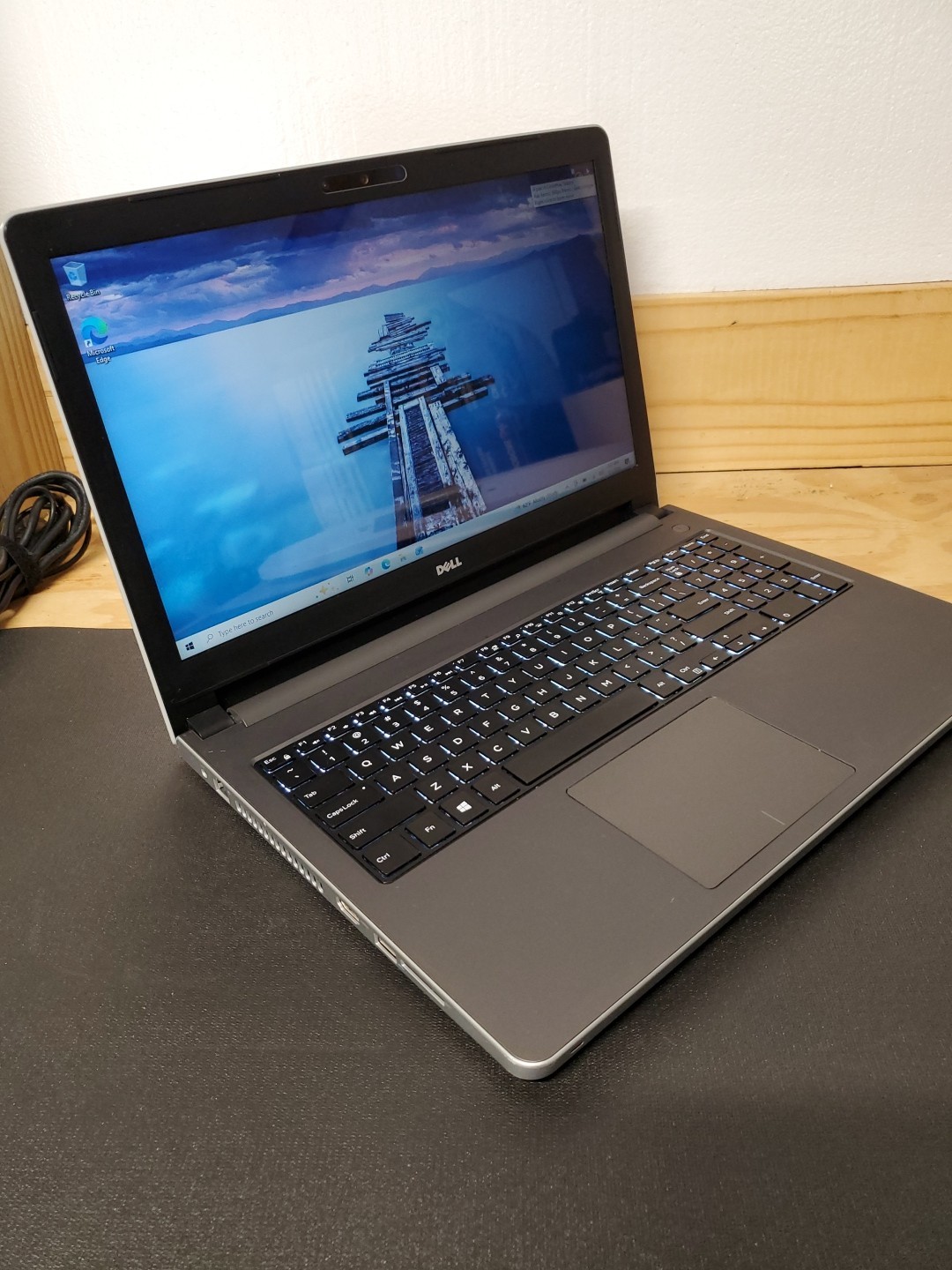 Dell Inspiron 15 5000 series laptop 6200u I5 2.3 16gb Ram 256gb Ssd Win 10h Nice