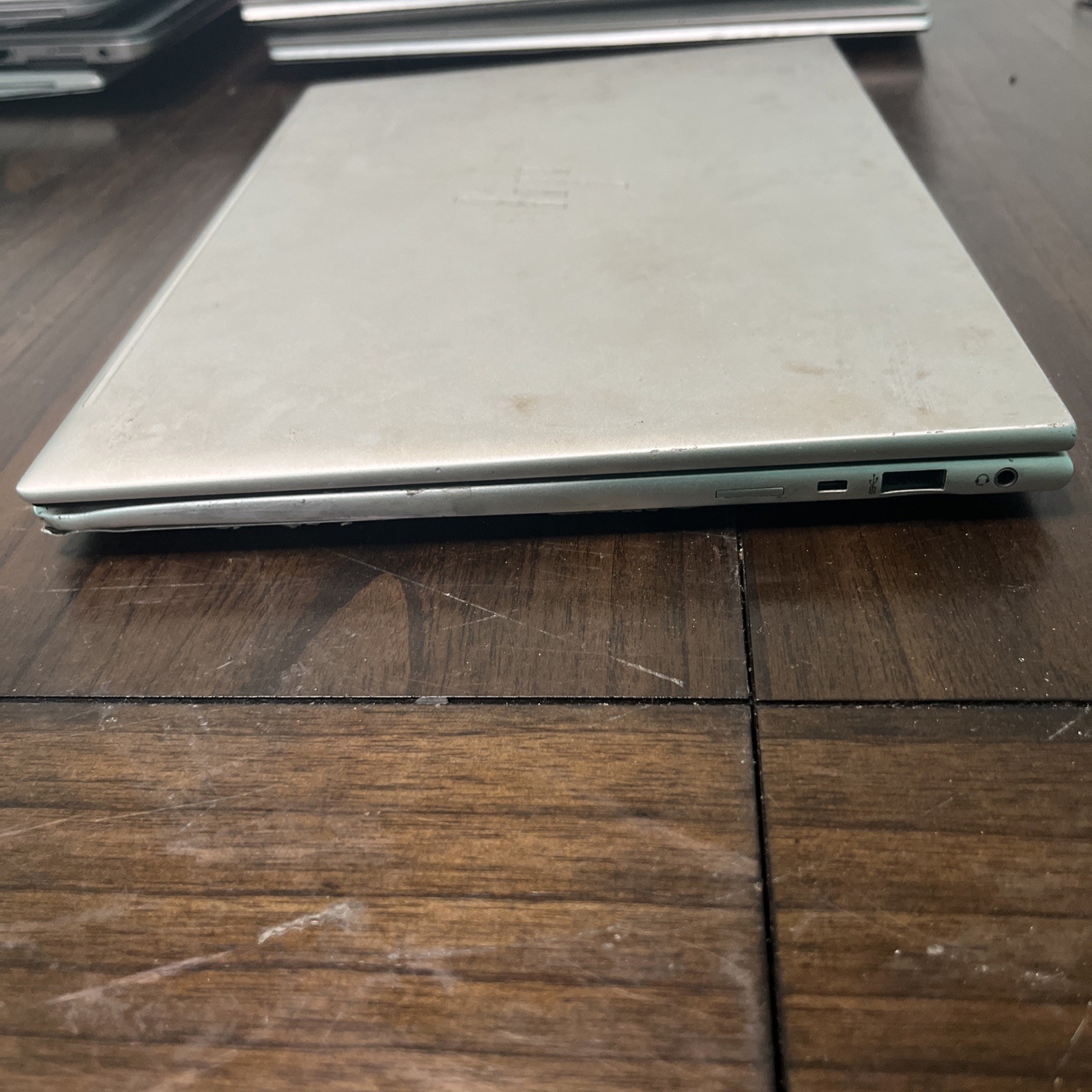 HP EliteBook 840 G10 Laptop i7 1365U 4.7GHz No Ram or SSD no power for parts