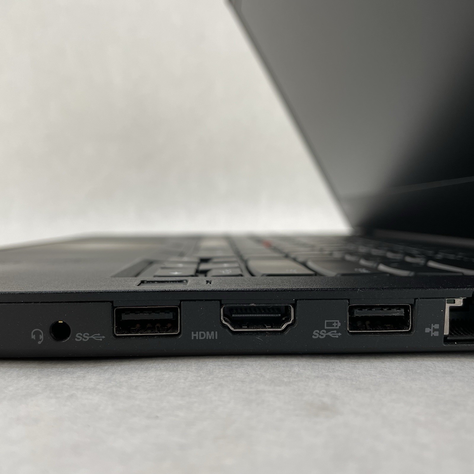 Lenovo ThinkPad T480 14″ i5-8350U 1.70 GHz 8 GB RAM No SSD/OS/AC- READ