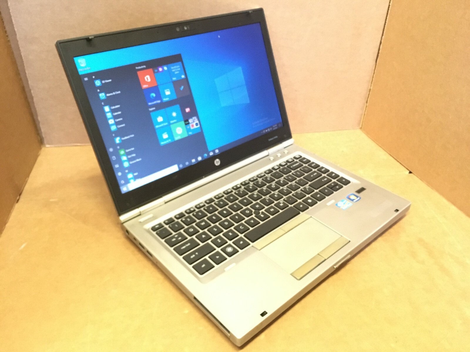HP EliteBook 8460p Laptop i5 2.5GHZ 300GB HDD 4GB RAM DDR3 Windows 10 COMPLETE