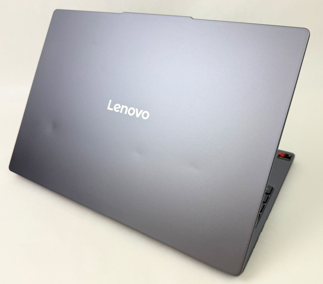 Lenovo IdeaPad Slim 3 15Q8X10 15.3″ WUXGA Touch Snapdragon X 16GB 1TB W11H Dents