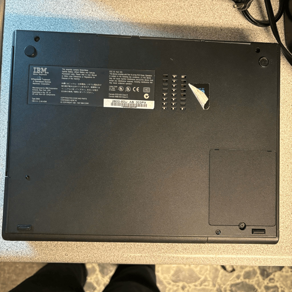 IBM 310ED ThinkPad Laptop Computer With Disks And Accessories *Works, Read*
