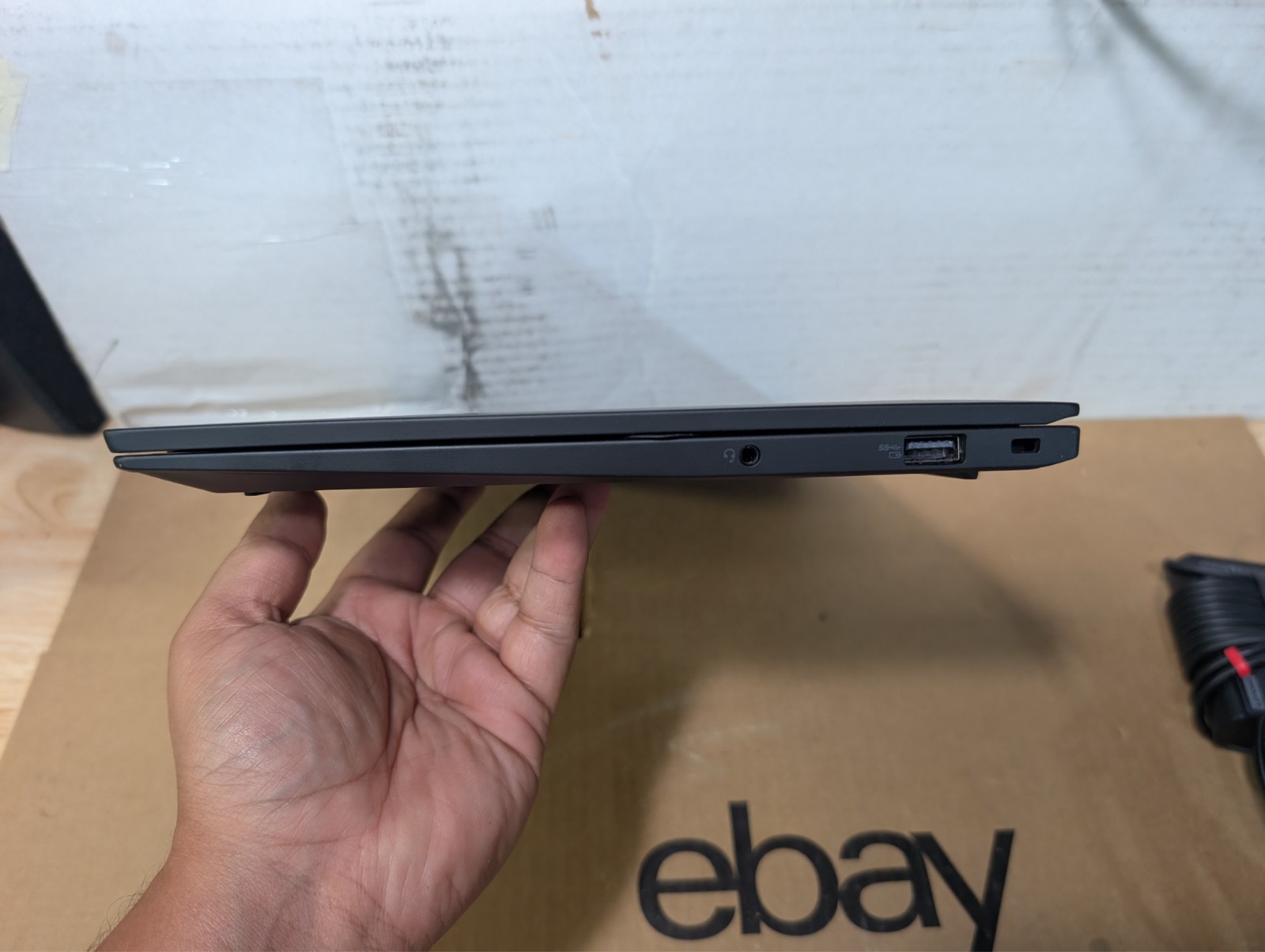 Lenovo ThinkPad X1 Carbon Gen 10 | 14″ Touch | i7-1265U | 16GB RAM | 1TB SSD