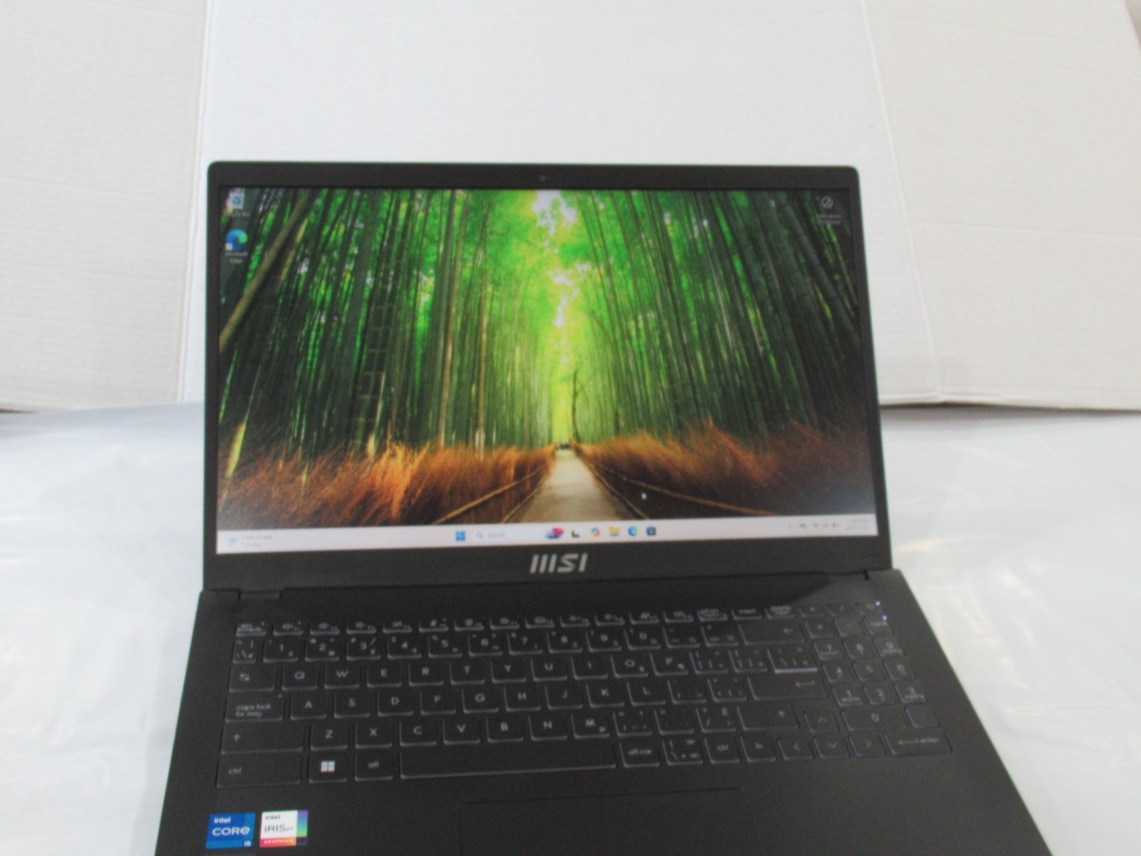 msi B12M-296CA 15.6″ HD laptop Intel Core i5-1235u 16GB / 256 / Win 11
