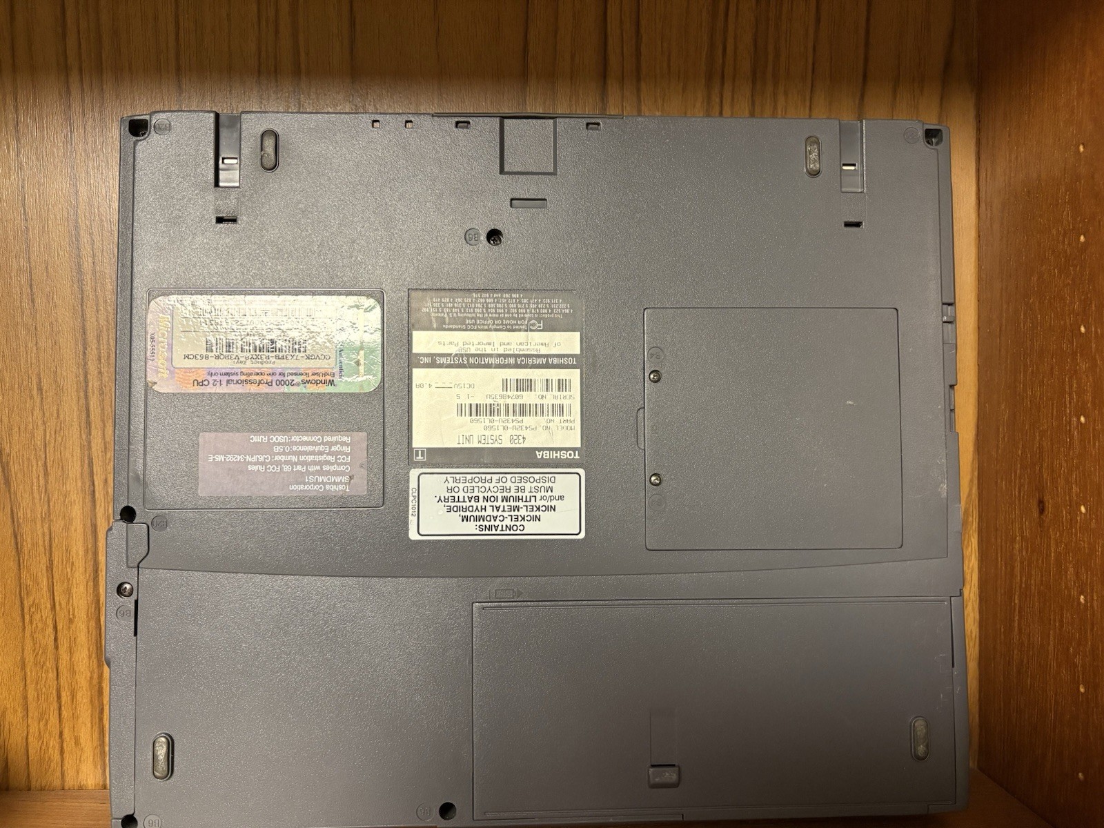 Vintage Toshiba Laptop Pentium III 600 128MB Multi-boots Win 2000 NT 4.0 AND 98