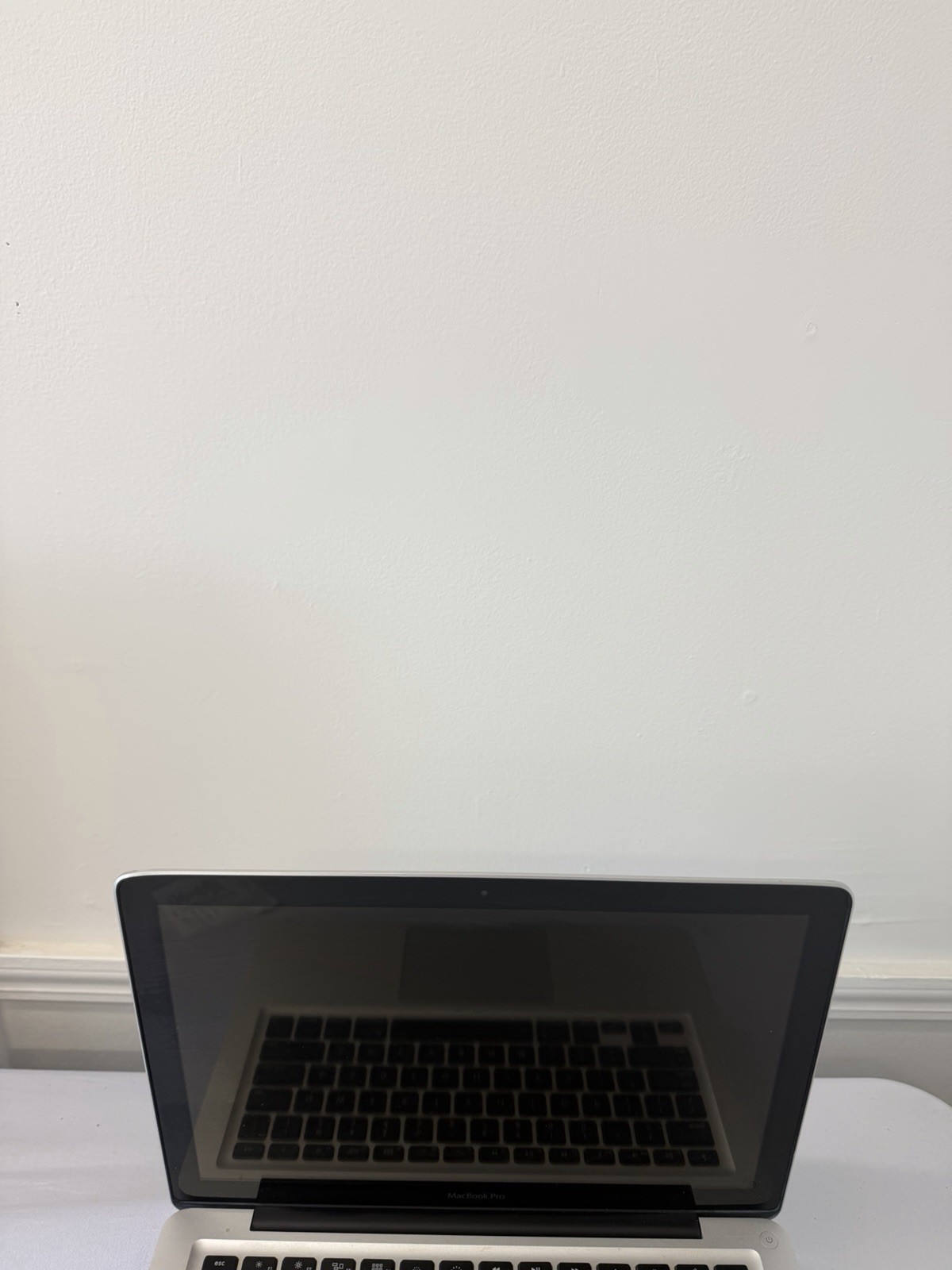 Apple Macbook Pro 2012 Laptop – Good Screen – Intel i5-3210M – Read Des