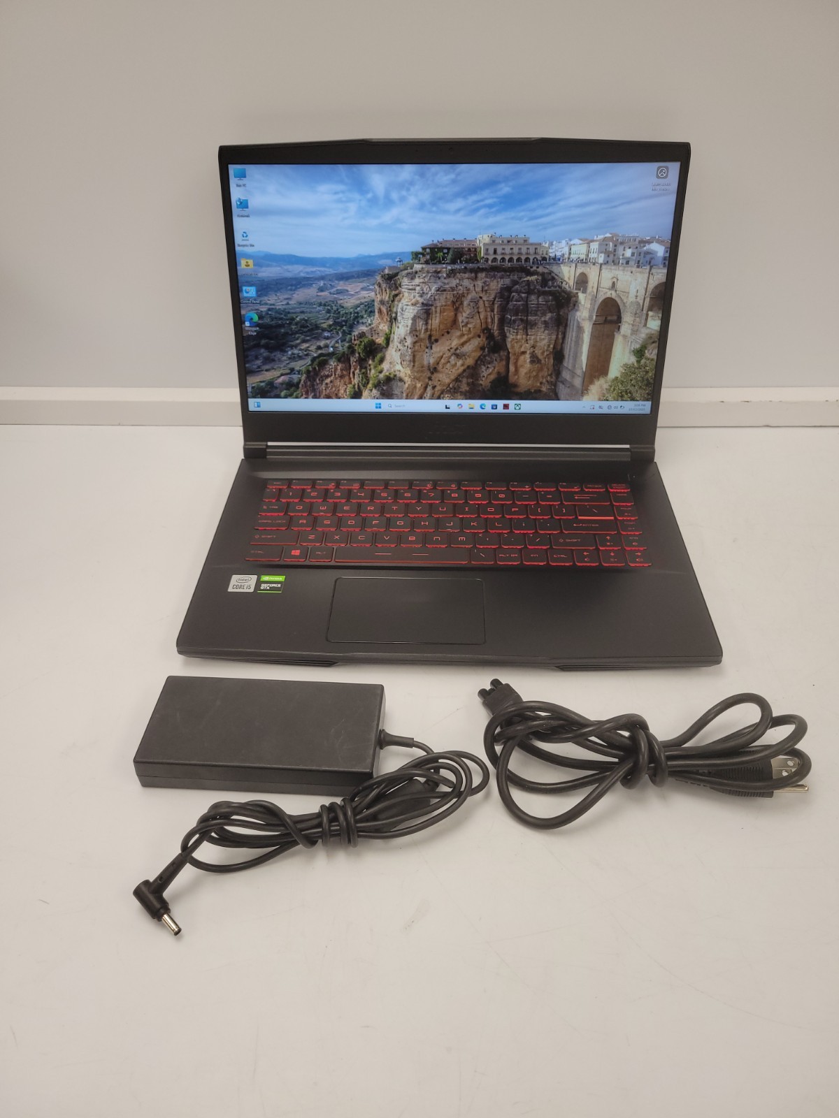(9890834) MSI MS16R5 Gaming Laptop