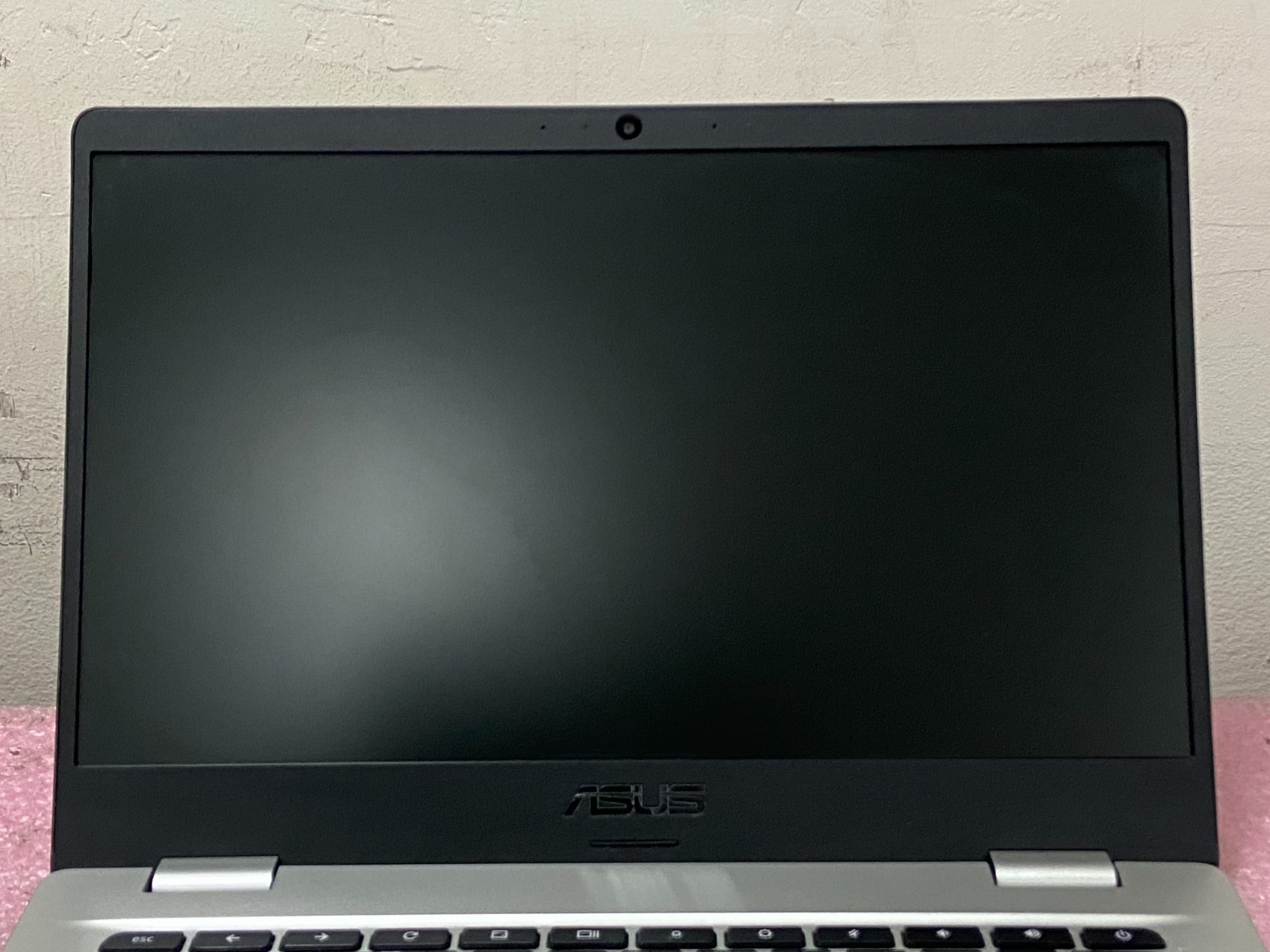 ASUS Chromebook C423NA-WB04 14″ Intel Celeron N3350@1.1GHz 4GB 64GB w/PA | LP452
