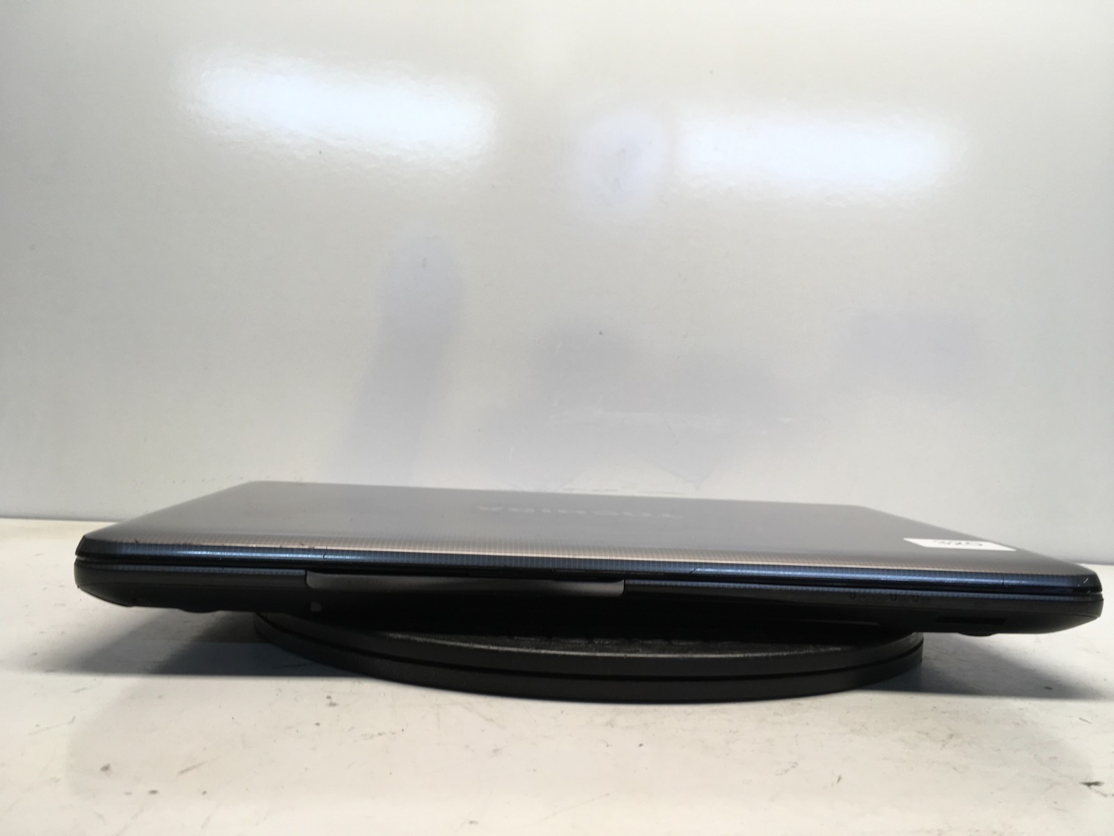 Toshiba Satellite L855-S5240 Intel i5-2450M 2.5GHz 6 GB NO HDD/Battery