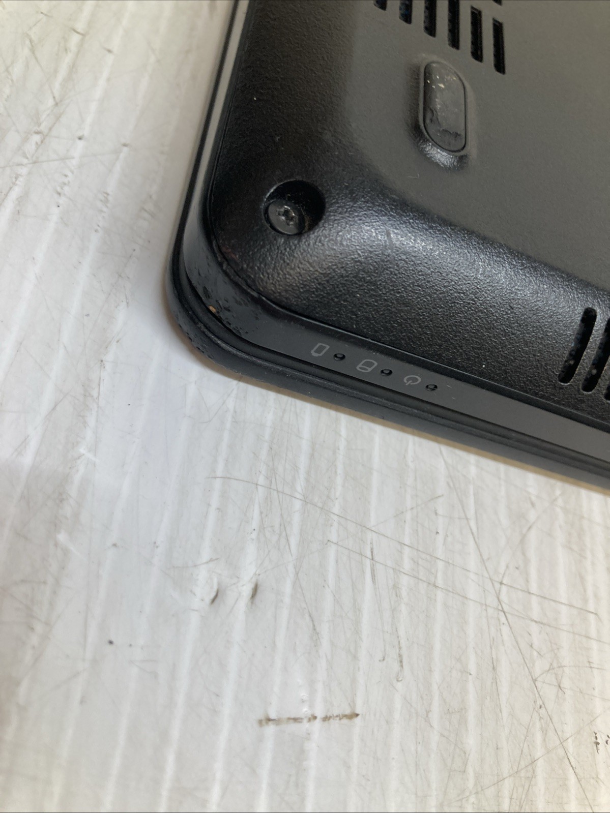Dell Latitude E5570 Intel Core i5-6300U 2.40 GHz no RAM NO SSD Boot to BIOS
