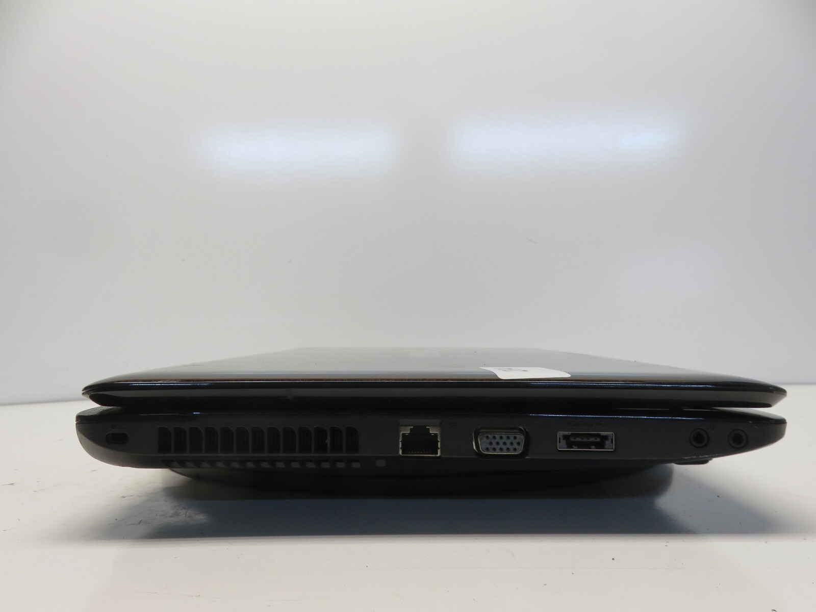 Toshiba Satellite L655-S5096 Intel Pentium P6100 2GHz 3 GB NO HDD No Batt
