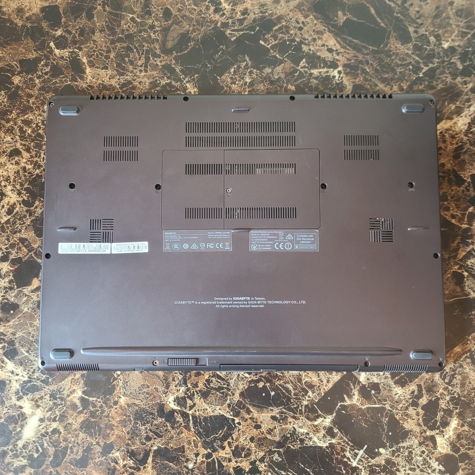 GIGABYTE P35X-V5 GAMING LAPTOP CORE i7-6700HQ 2.60GHz 8GB RAM GTX 980M 62GB SSD