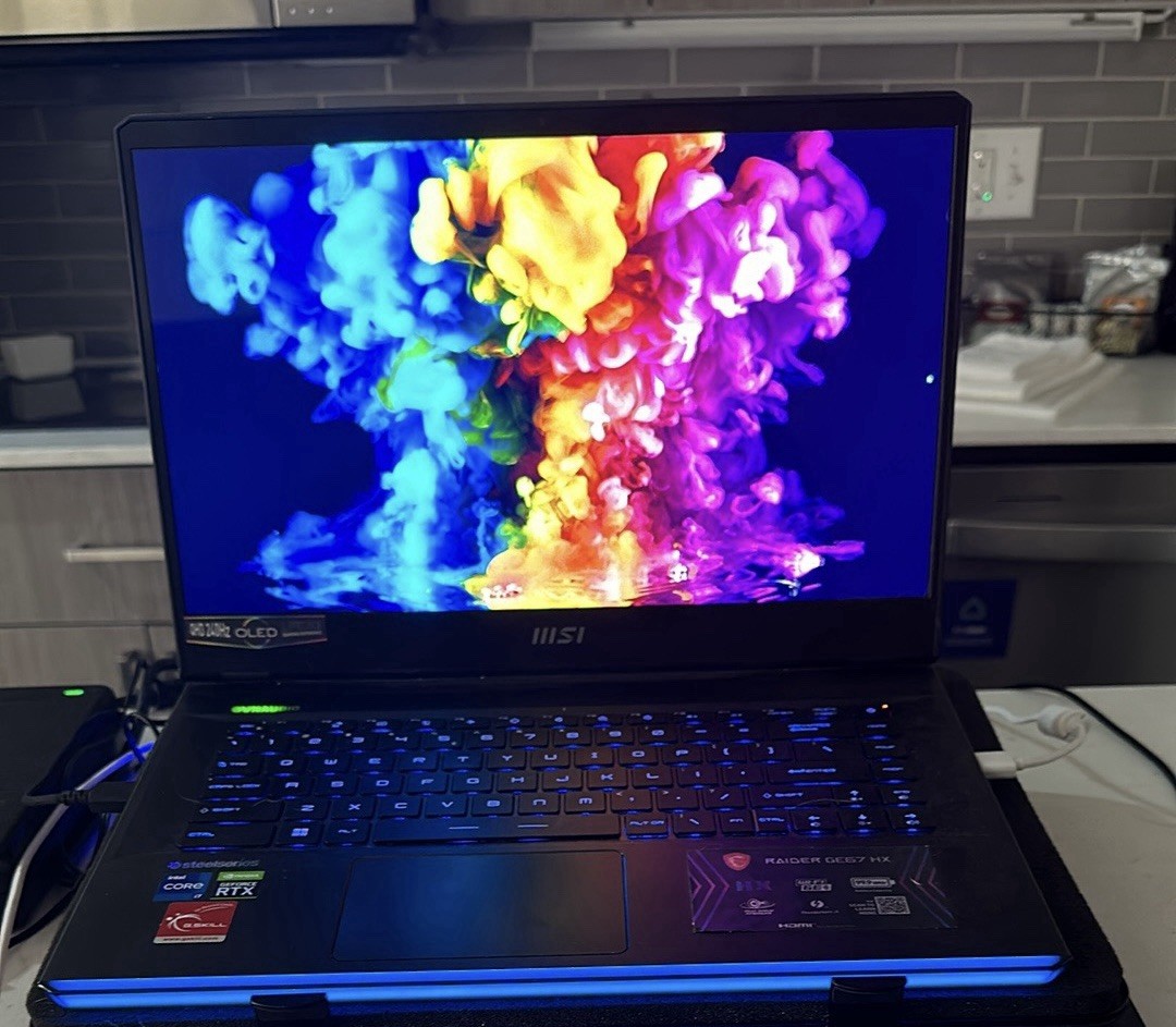 MSI – Raider GE67 Oled 240hz 2k 15.6″ Gaming Laptop