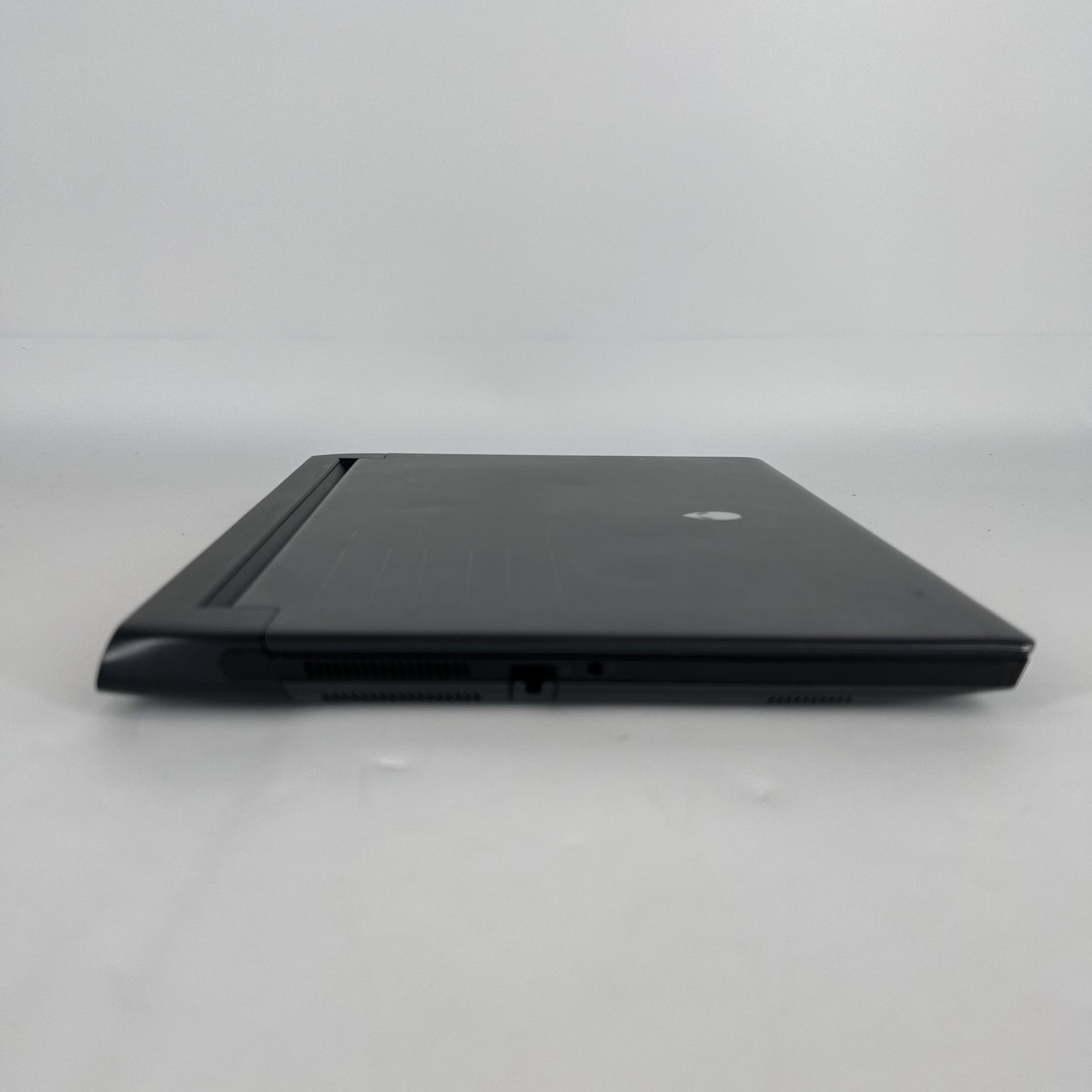 Dell Alienware m15 R7 240Hz 2K i7-12700H 16GB 1TB SSD RTX 3070 Ti WHITE SPOTS