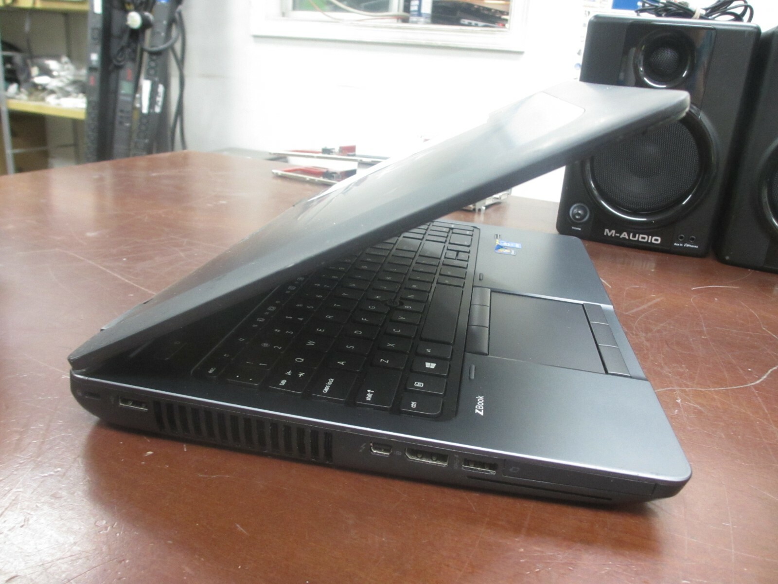 HP ZBook 15 15.6″ Intel i5-4300M 2.6GHz 16GB 320GB Web-Cam Laptop DVDRW [ NO OS]