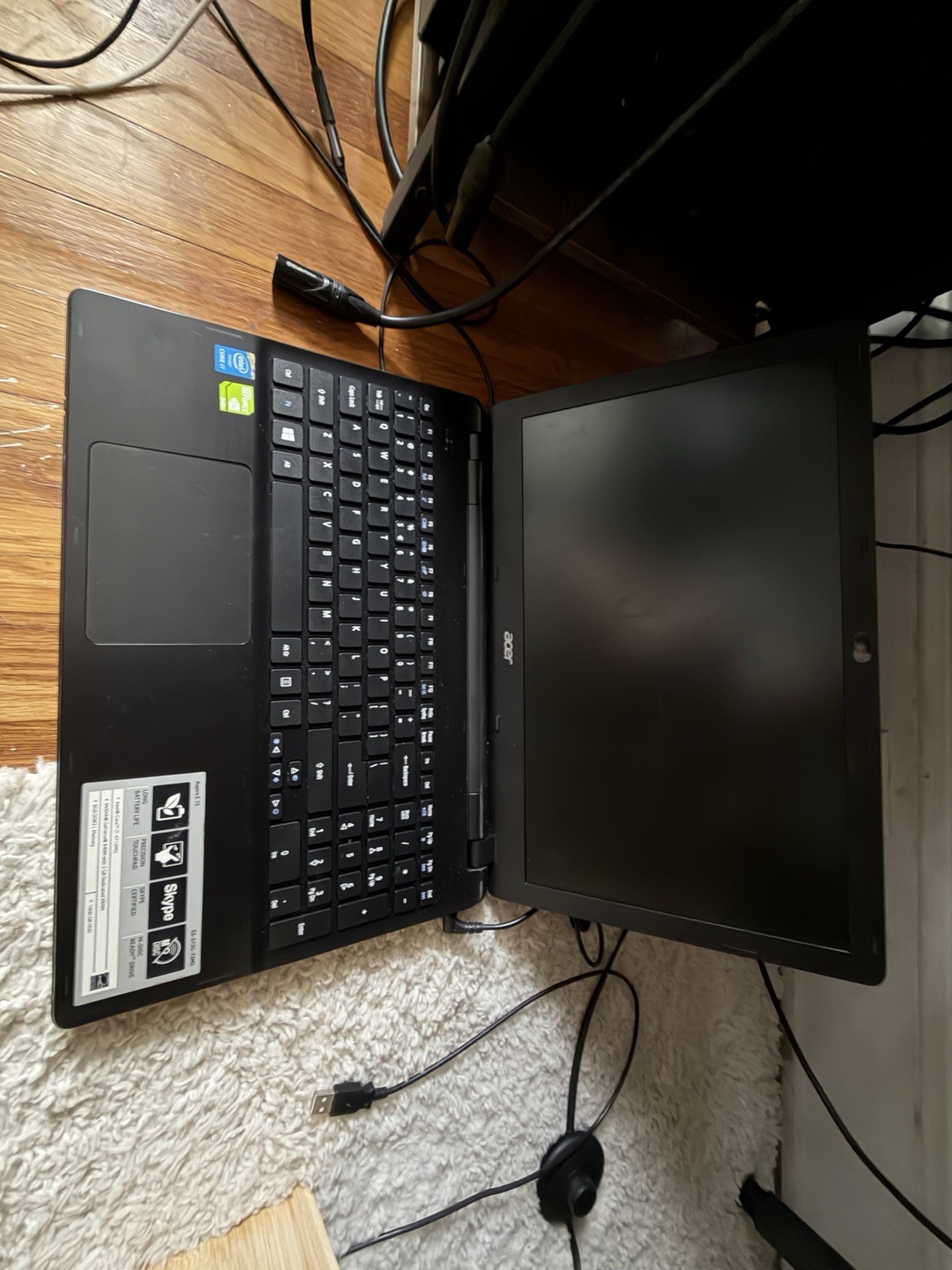 Acer Aspire E 15 – E5-572G-72M5 With charger (READ DESCRIPTION!)