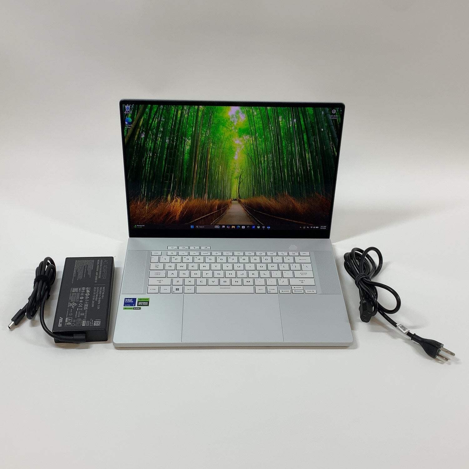 Asus ROG Zephyrus G16 GU605 15.9″ Core Ultra 9 185H 2.5GHz 32GB RAM 1TB RTX 4080