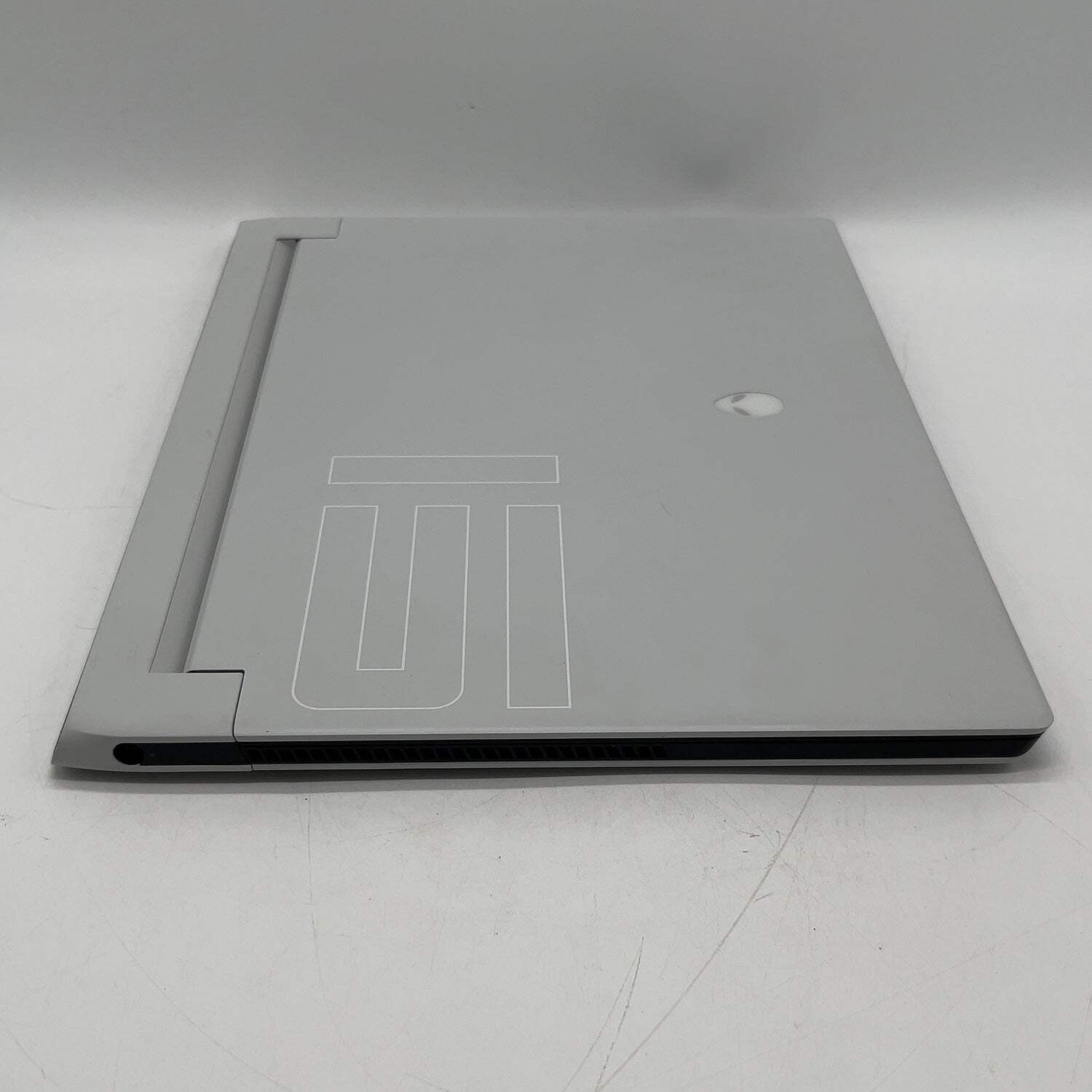 Alienware X15 R1 15.6″ i7-11800H 2.3GHz 16GB RAM 512GB SSD GeForce RTX 3070