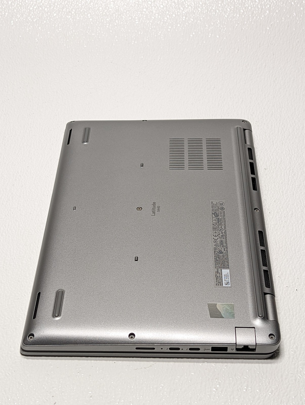 Dell Latitude 5440 14″ i5-1345U 16GB RAM 512GB SSD Grade D