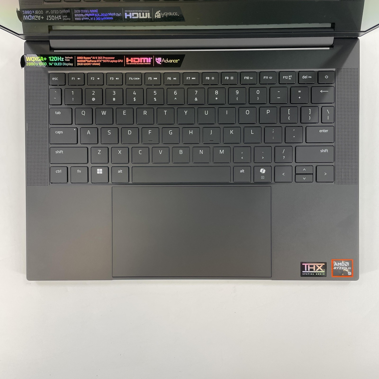 Razer Blade 14 120Hz QHD+ Ryzen AI 9 365 32GB 1TB SSD RTX 5070 Very Good