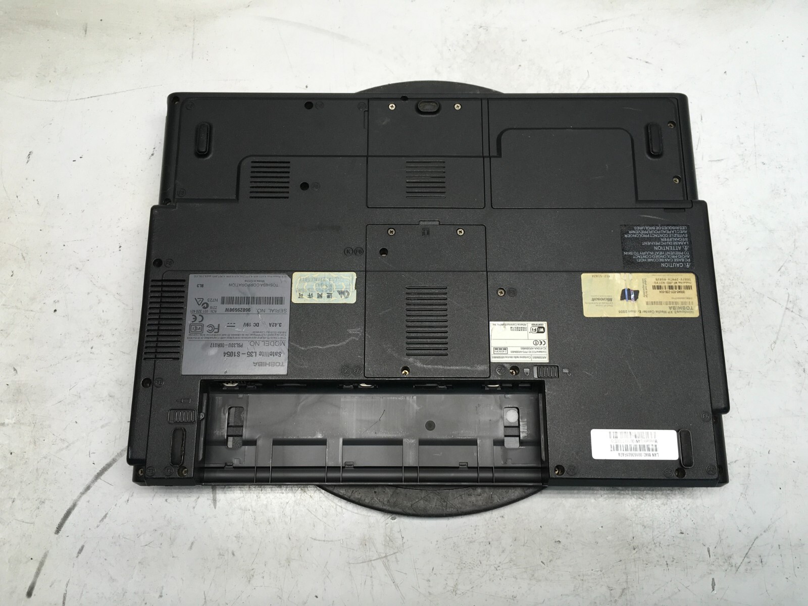 Toshiba Satellite L35-S1054 Intel Celeron M 410 1.46GHz 1 GB NO HDD No Batt